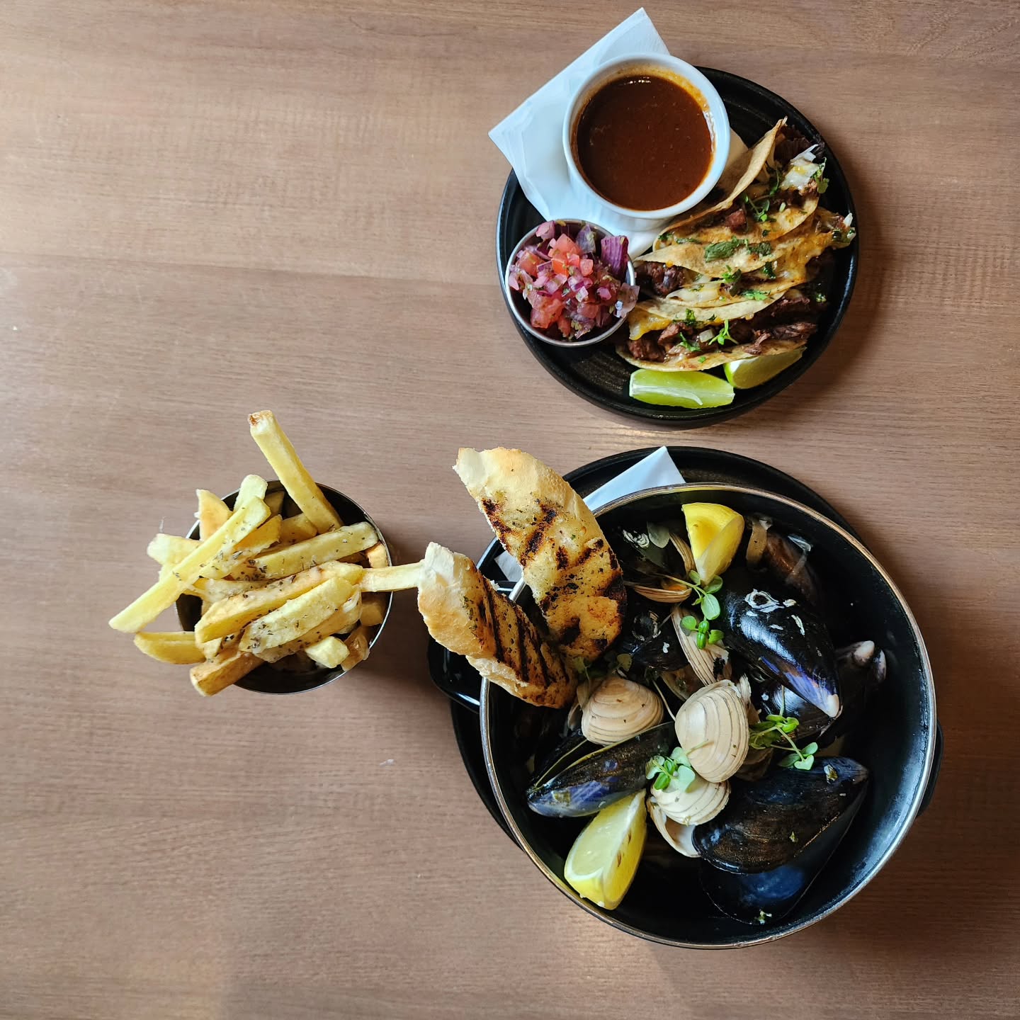 Sneak peak of the weekend specials, showcasing some amazing Scottish seafood. More to come tomorrow for the meatlovers....
#scottishseafood #slowcookedribs #cullenskink #longniddryeats