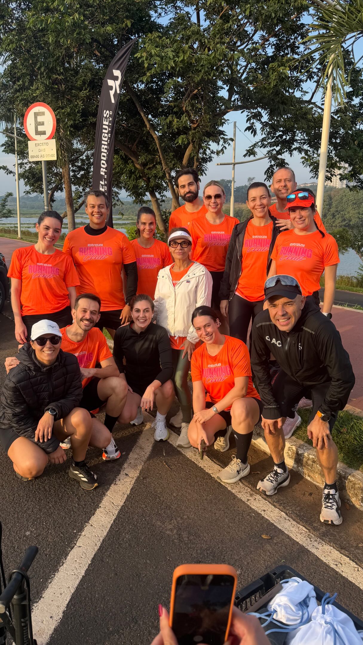 Todo sábado tem sido assim: corrida, conexão, boas conversas e aquela energia que faz o fim de semana começar diferente.
O Estrelas Running nasceu para unir pessoas, criar experiências e transformar a represa em ponto de encontro para quem gosta de movimento, parceria e qualidade de vida.
Todo sábado | 06h30 às 09h30
Vem correr com a gente. 🔥