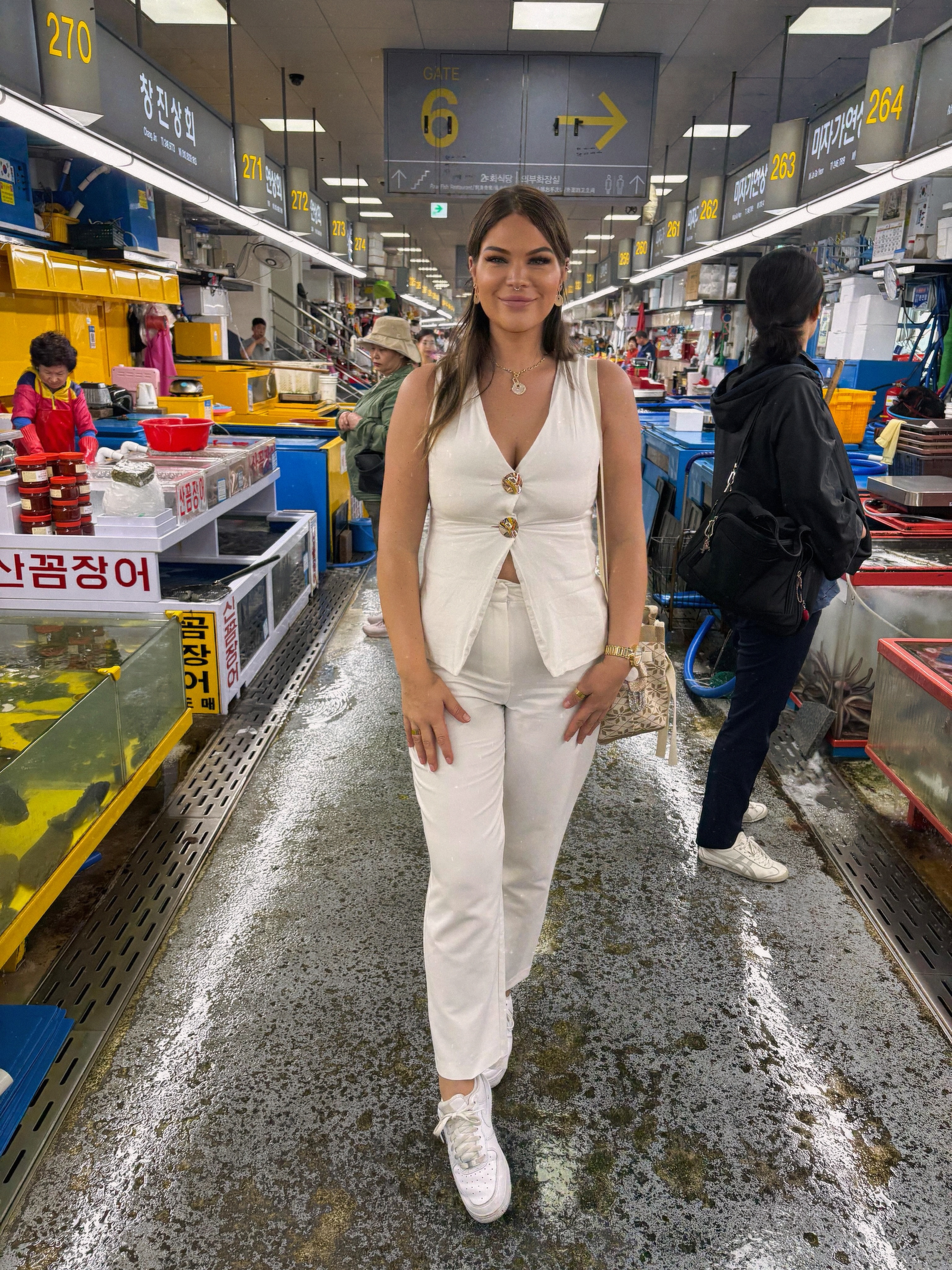 If you know me, you know this was basically my version of Disneyland 🐠🇰🇷
#fishmarket #busan #southkorea #travelgram