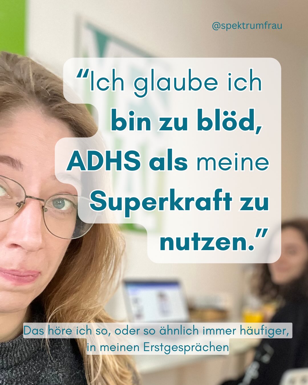 Ich kenne diesen Gedanken selbst:âšErst jahrelang das GefĂŒhl, einfach irgendwie âfalschâ zu sein.âšDann endlich die Diagnose â und fĂŒr einen Moment ist da Erleichterung.âšWeil vieles plötzlich einen Namen bekommt.
Und dann kommt oft sehr schnell die nĂ€chste Erwartung:âšADHS soll bitte nicht nur erklĂ€rt, sondern am besten gleich als âSuperkraftâ genutzt werden.âšUnd genau da kippt es bei vielen wieder in Selbstzweifel:âšNicht mehr âIch bin blödâ, sondern âIch bin zu blöd, mein ADHS richtig zu nutzen.â
Ich halte dieses Narrativ fĂŒr zu kurz.âšNicht, weil ADHS keine StĂ€rken mitbringen kann.âšSondern weil es oft ausblendet, das es viele Faktoren gibt, von denen es abhĂ€ngt, ob sich ADHS im Alltag eher hilfreich oder eher massiv belastend anfĂŒhlt.
Wie erlebst Du das?
Hast Du Dich bei diesem Gedanken auch schonmal erwischt?
Herzliche GrĂŒĂe,
Anja
PS: Wenn du dir einen Ort wĂŒnschst, an dem ADHS weder als âDefektâ noch als âGlitzer-Superpowerâ behandelt wird, sondern als das, was es ist â ein neurodiverses Profil â, dann könnte mein 12-Wochenprogramm fĂŒr dich passend sein.