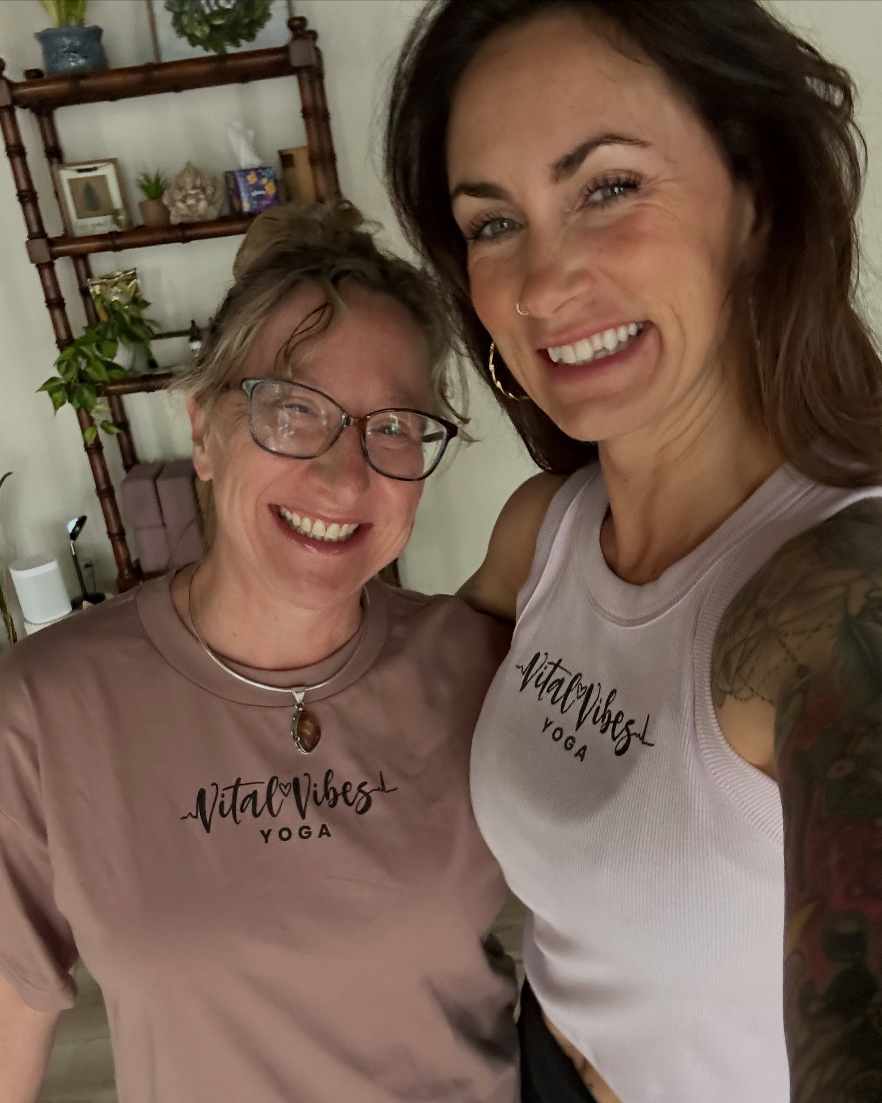 🧵 merch is in and ready for pickup! thank you for your continued support. can’t wait to see everyone in their new threads!
ps: isn’t jen so sweet and cute!?🥰 if you haven’t done a class with her lately, i encourage you to do so - she has really expanded her skills as an instructor over this last year!