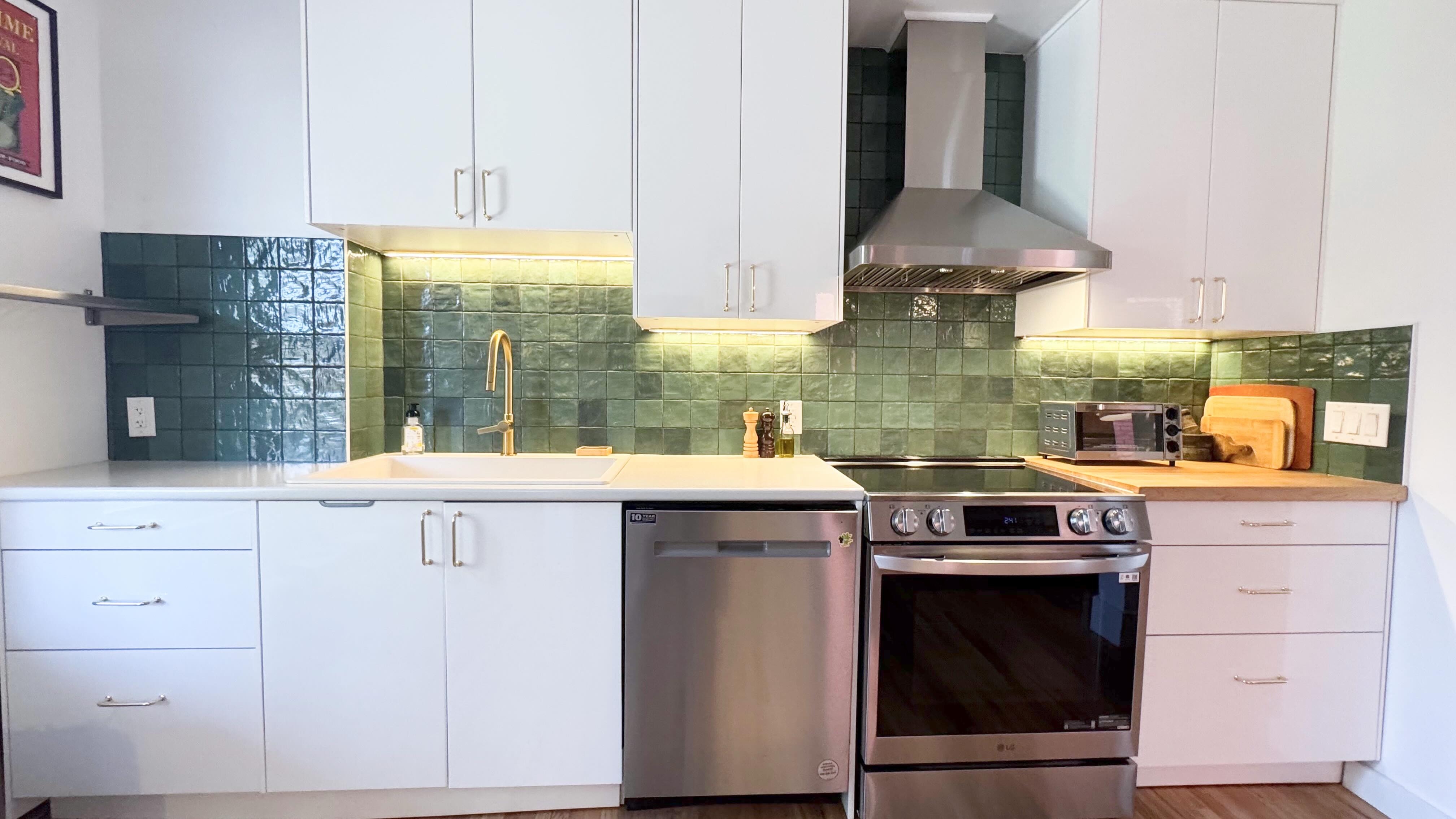 More views of our Kitchen reno from last year in the Junction neighbourhood, Toronto!! One and a half years later!! #kitchendesign #renovation #toronto #construction #contractor
