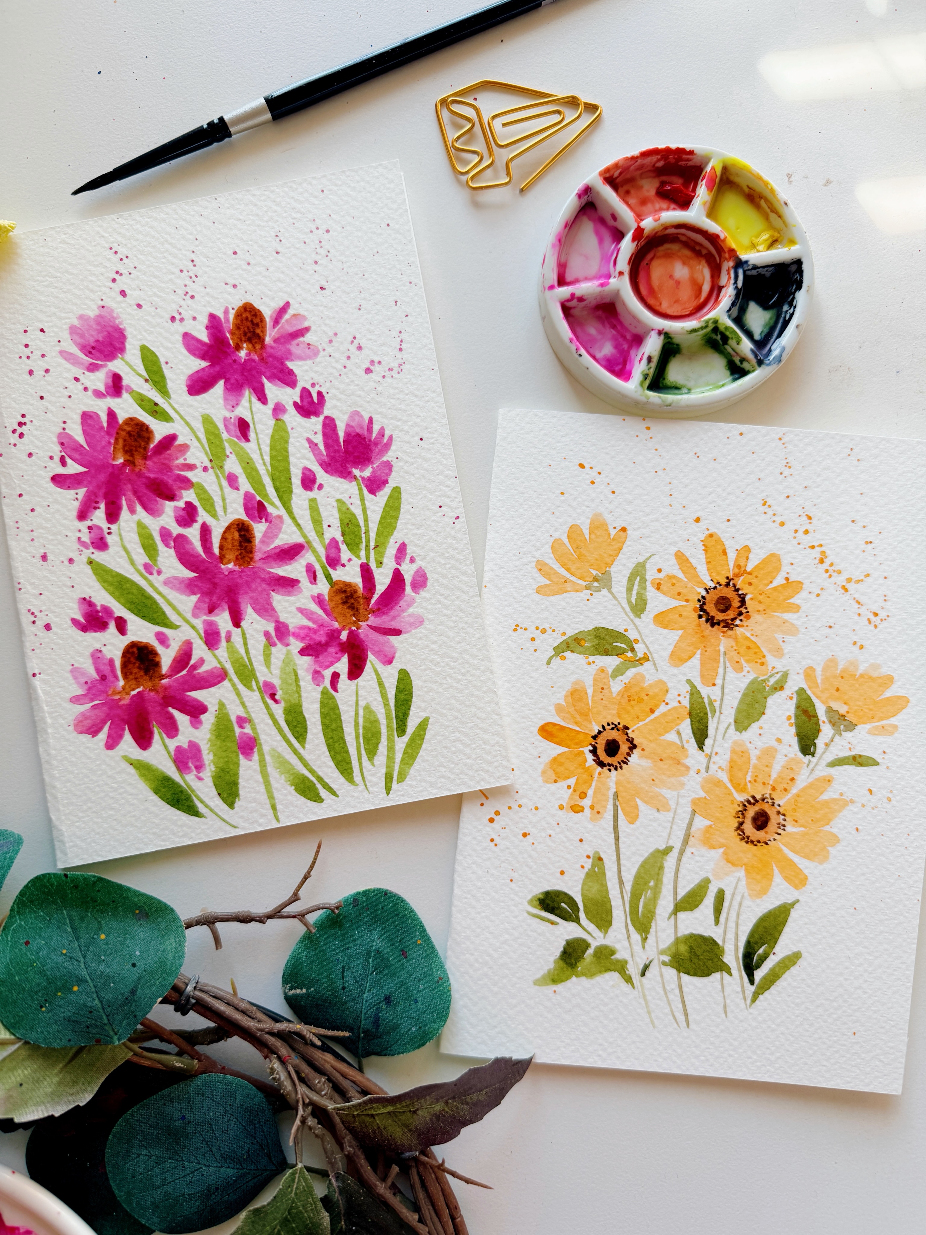 Loose watercolor flowers blooming on my art table right now. And I have so many real flowers blooming all around me - my camera is pretty much getting converted into a digital garden😂 Wishing you a bright and creative weekend ahead!
.
.
.
#watercolor #watercolorflowers #watercolourpainting #looseflorals #abstractflowers