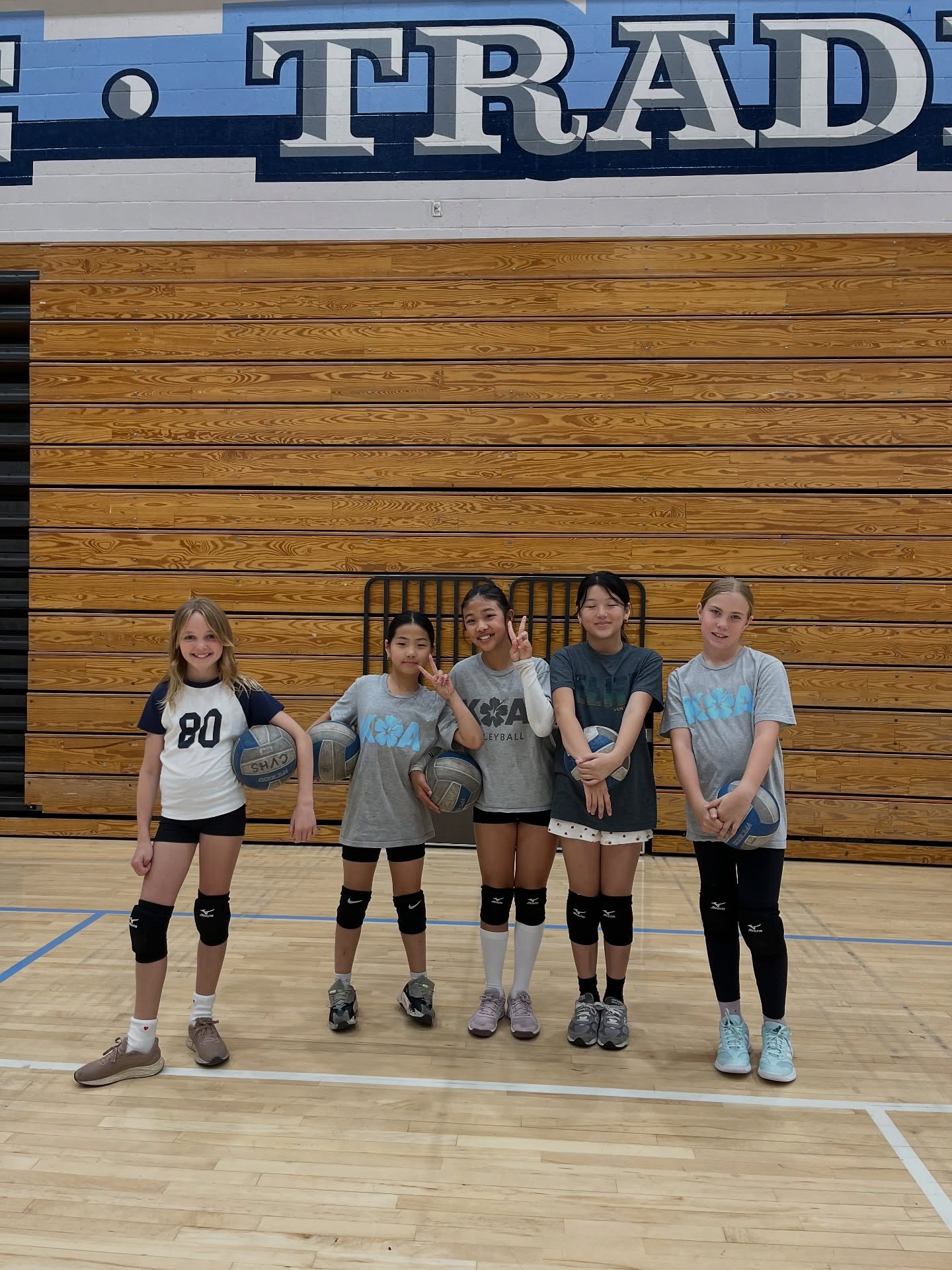The future of Koa looks bright🌟
We have 3 more exclusively middle school clinics before tryouts on July 25th!! Register on our website or at the link in our bio
#clubkoavolleyball #volleyball #clinic #club #koa #girlsvolleyball #middleschool #volleyballclub #practice