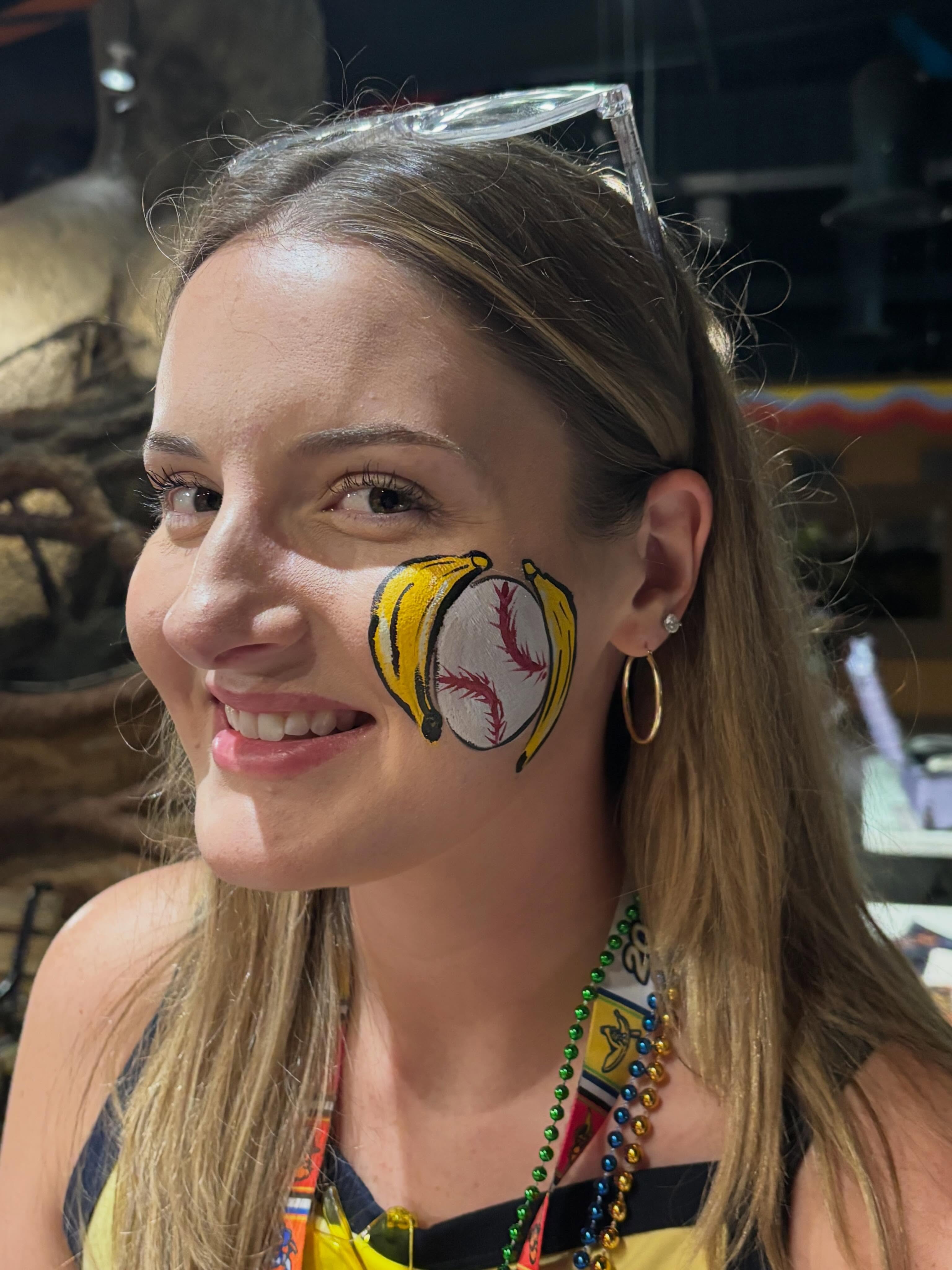 Had a blast painting for @royalmagiceventsknox for the @thesavbananas . #savannahbananas #facepaint #facepainting #baseball #summervibes☀️