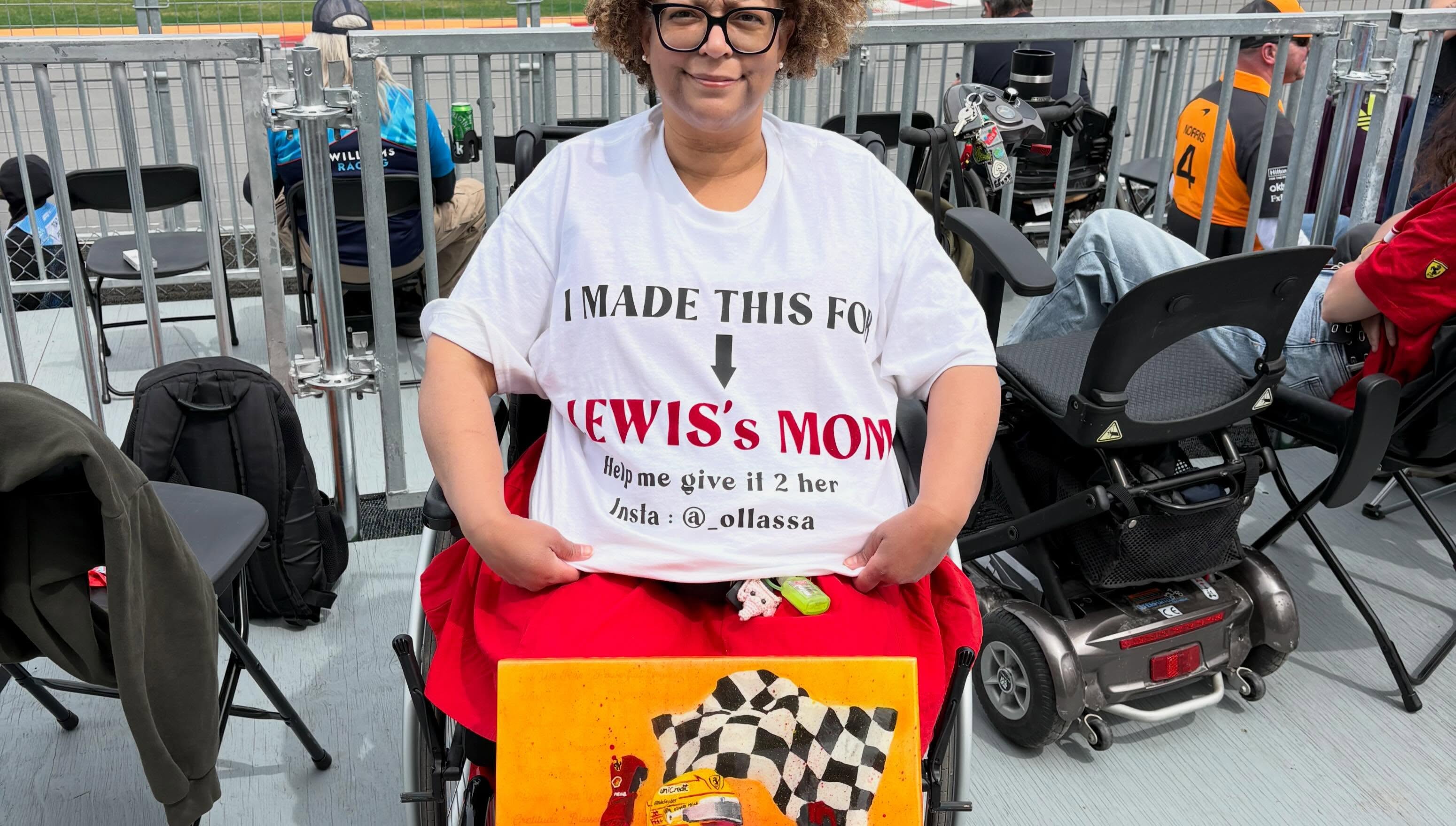 Faute de rouler au profit de la recherche sur la sclérose en plaques, nous venons regarder des bolides autrement plus perfectionnés et performants!
@lewishamilton #f1gpcanada
#arreterlaspcaroule #spcanada