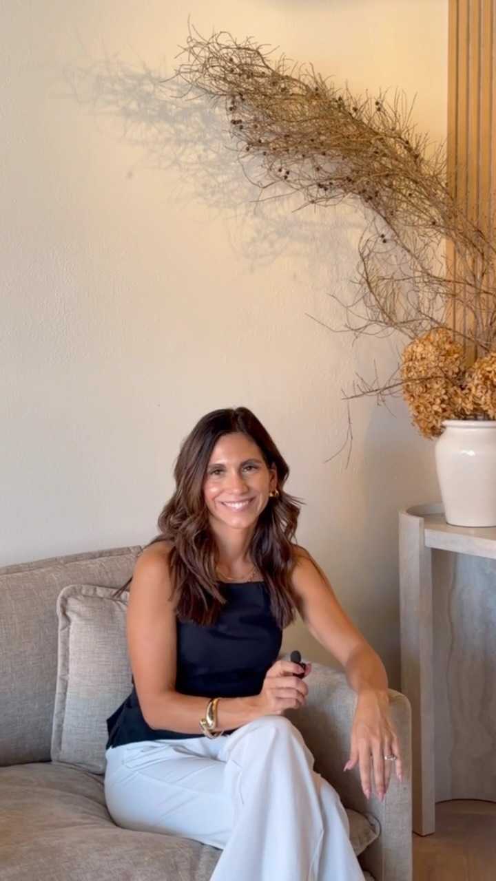 Nate Berkus once said that in high-end design, every choice is the most expensive choice, but I don’t operate like that. @nateberkus
And I think what that really means is that luxury isn’t about excess — it’s about intention. The most beautiful homes are thoughtful, restrained, personal, and deeply considered.
The details matter. The atmosphere matters. And often, what you choose not to do matters just as much.”
#InteriorDesign #LuxuryInteriors #QuietLuxury #SarasotaInteriorDesigner ArchitecturalInteriors TimelessDesign InteriorArchitecture