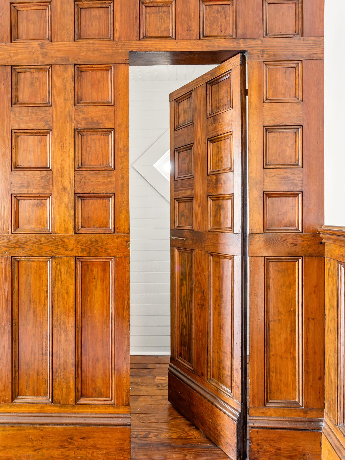 Sure, you’ve seen what we can build from the ground up - but did you know that Lewis Coastal Homes is also an award-winning historic home renovator?
#renovation #historichomes #oldhouse #interiordesign #wilmingtonnc