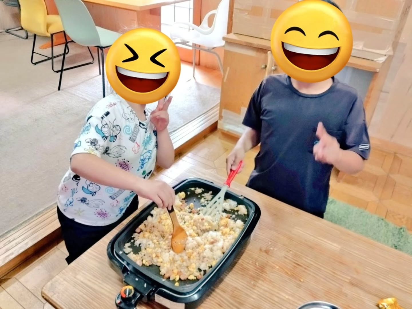 \\チャーハン作りました😋🍴//
こども達と「チャーハン」を一緒に作りました😊✨️
具材を混ぜて〜!炒めて〜!味付けして〜!
上手に出来ました💪
出来たチャーハンをまわりに振る舞って
作ったこども達はご満悦でした🤗
#放課後等デイサービス #児童発達支援 #療育