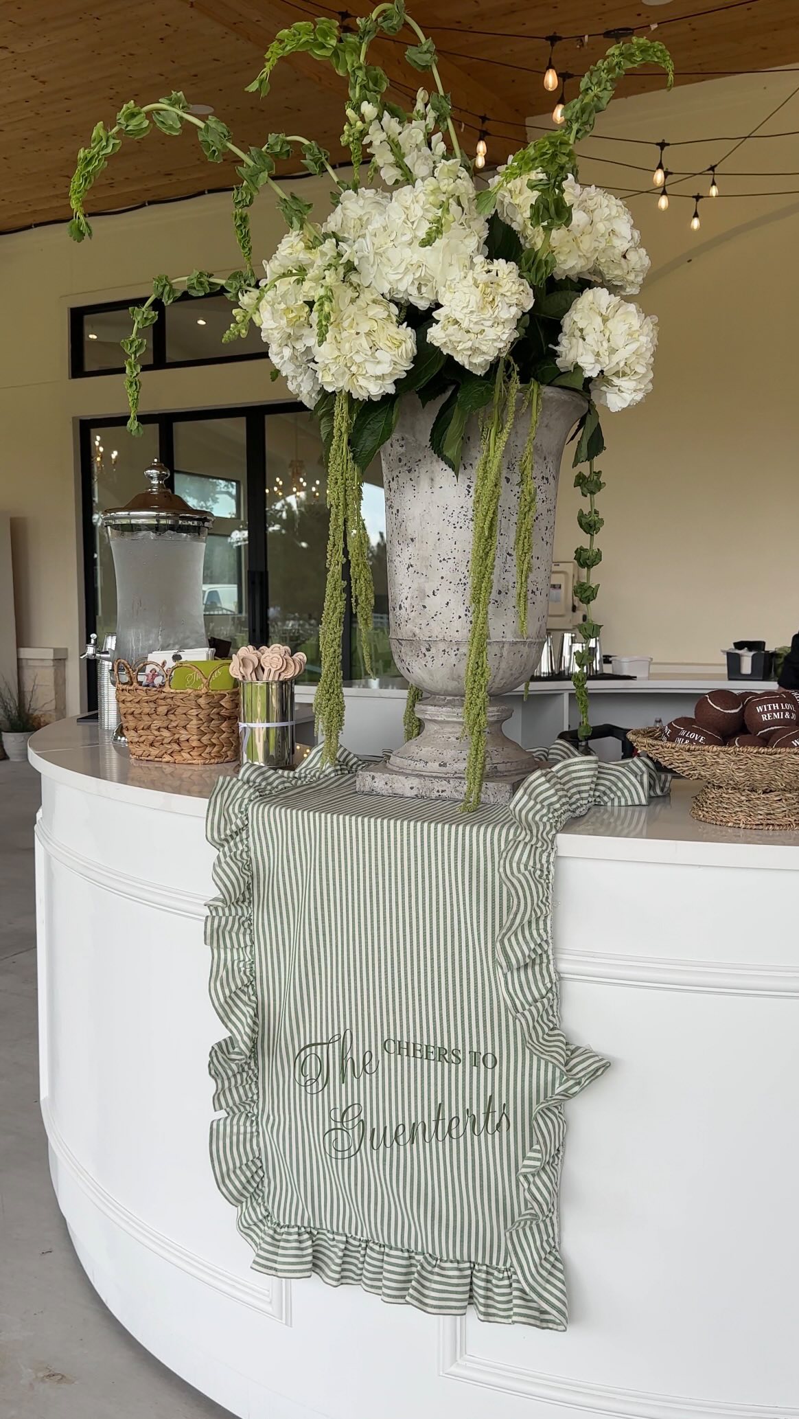 Spring weddings at Ro Manor just feel different 🌿
The fresh blooms, the golden light, the sounds of nature all around you… it’s the kind of day that feels slow, intentional, and full of love from beginning to end 🤍
#RoManor #TexasWeddingVenue #SpringWedding #WeddingVenue #LuxuryWeddingVenue
