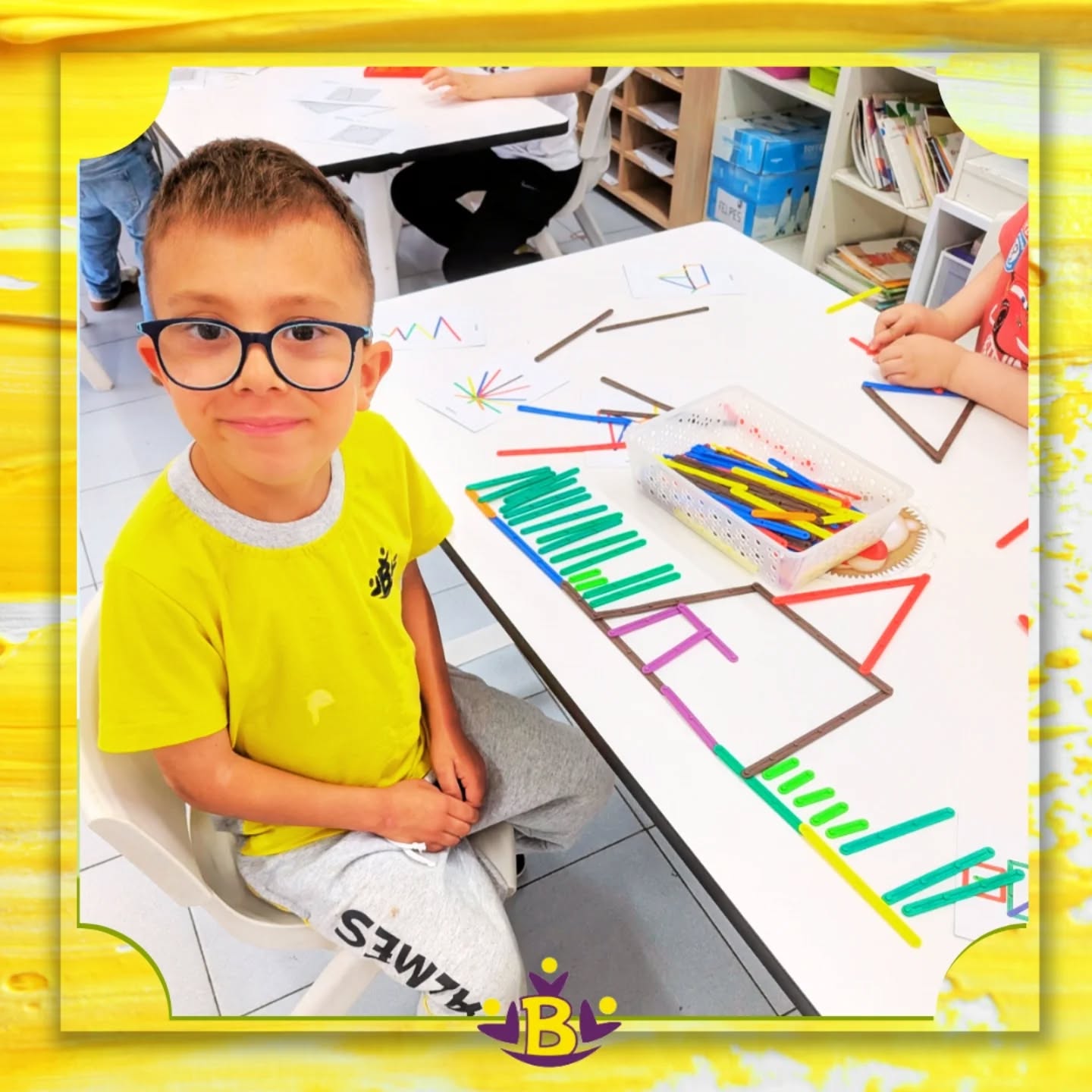 🧩✨ A l’ambient de construccions, els infants creen, imaginen i aprenen jugant.
Entre peces i estructures, desenvolupen la creativitat, la cooperació i el pensament lògic, tot gaudint del procés de construir junts ✨🧩
#escolabalmesmataró #somequipsomfamília #escolainfantil #escolaprimària #ambientsdaprenentatge