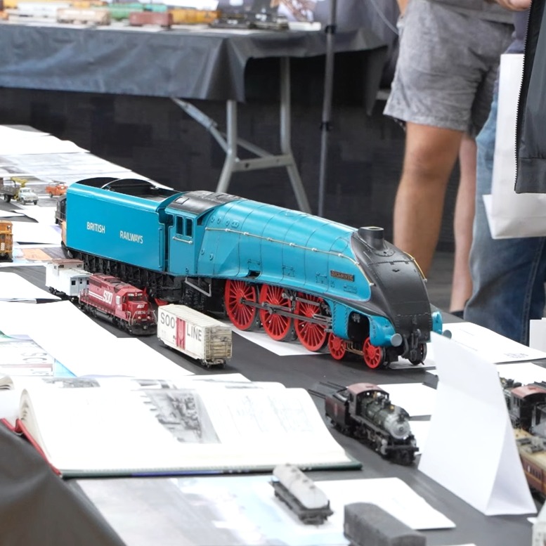 Some pictures all the way from Sydney, Australia. Featuring one of our A4's. Here you see 'Quicksilver' built in a gigantic 1:24 scale!
Many thanks to the owner of the model for the amazing work.
As always, you can make one yourself, too! Find the files on our website.
#modeltrains #mallard #lnerA4 #quicksilver #3dprinted #3dprint #fdm #modelrailways #rpmsydney #modelmaking #dıy #modelkit