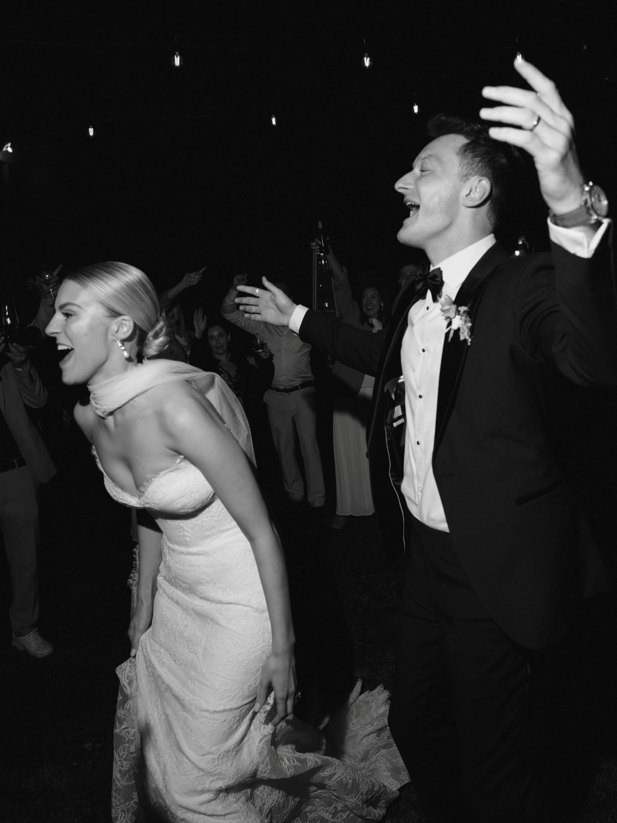 The wedding of Sarah & Robert. Three days in Tuscany- from a relaxed get together to a beautiful wedding day and a pool party beneath the Italian sun. The perfect way to celebrate with the people they love most 🤍
Planner: @tuscaniaweddingevents
Venue: @borgodipietrafitta
Photographers: @marinaandchris
Hair and makeup: @weddingmakeupitaly
Dress: @suzanneneville
Band: @enolagreymusic
Catering: @ostegentiluomo
Videographer: @massimo_frasca_photofilms
Flowers: @fiorita_f
Lighting: @mixarsrl
Bagpipes: @scottishpiperitaly
Pizza cart: @brindapino