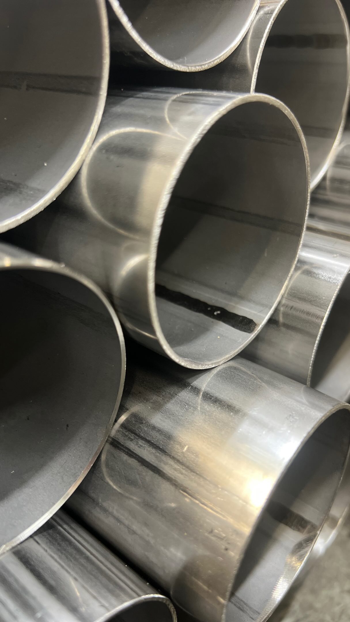 People only notice the final weld… not the hours getting the fit-up right 🔥
#stainlessfabrication #tigwelding #metalfabrication #precisionengineering #customfabrication