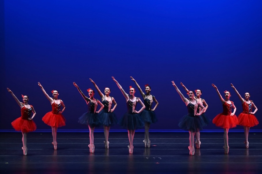 Happy Memorial Day ⭐️🇺🇸
We take a moment to honor and remember those who have served and protected our country with a Stars and Stripes tribute from 2024.
Choreography: @aliandpiper
Photography: @candidlycreated
#memorialday #memorialdayweekend #honor #remember #starsandstripesballet