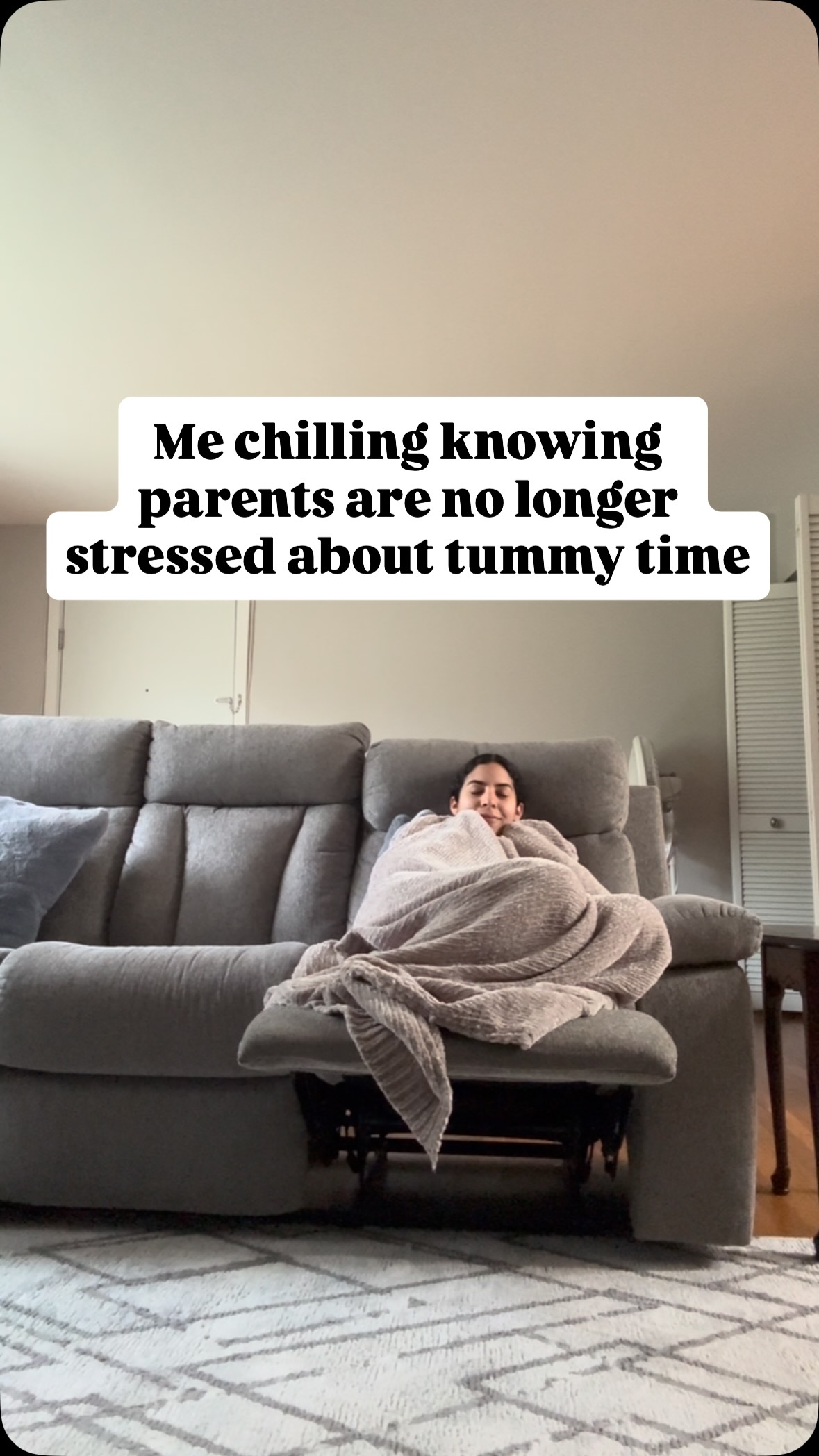 Chilling, because I know your tummy time is officially handled 😎
There is nothing better than hearing from parents who went from dreading tummy time to actually enjoying it because they have the right tools in their back pocket (literally, on their phone).
✅Bite-Sized Video Demonstrations: Watch real, hands-on clinical techniques that you can easily follow along with on your phone.
✅Detailed Video Descriptions: Every single video features a written breakdown right below it, so you can quickly skim the key concepts without needing to rewatch.
✅Precise Tummy Time Timing: Learn exactly how long your baby should be staying on their belly based on their age, development, and tolerance.
✅Tummy Time The Right Way: Learn how to position your baby, so that they are doing tummy time in the most effective way.
DM “Tummy Time” for early access discounts! 🤫
#milestones #newmom #tummytime #physicaltherapy #baby
