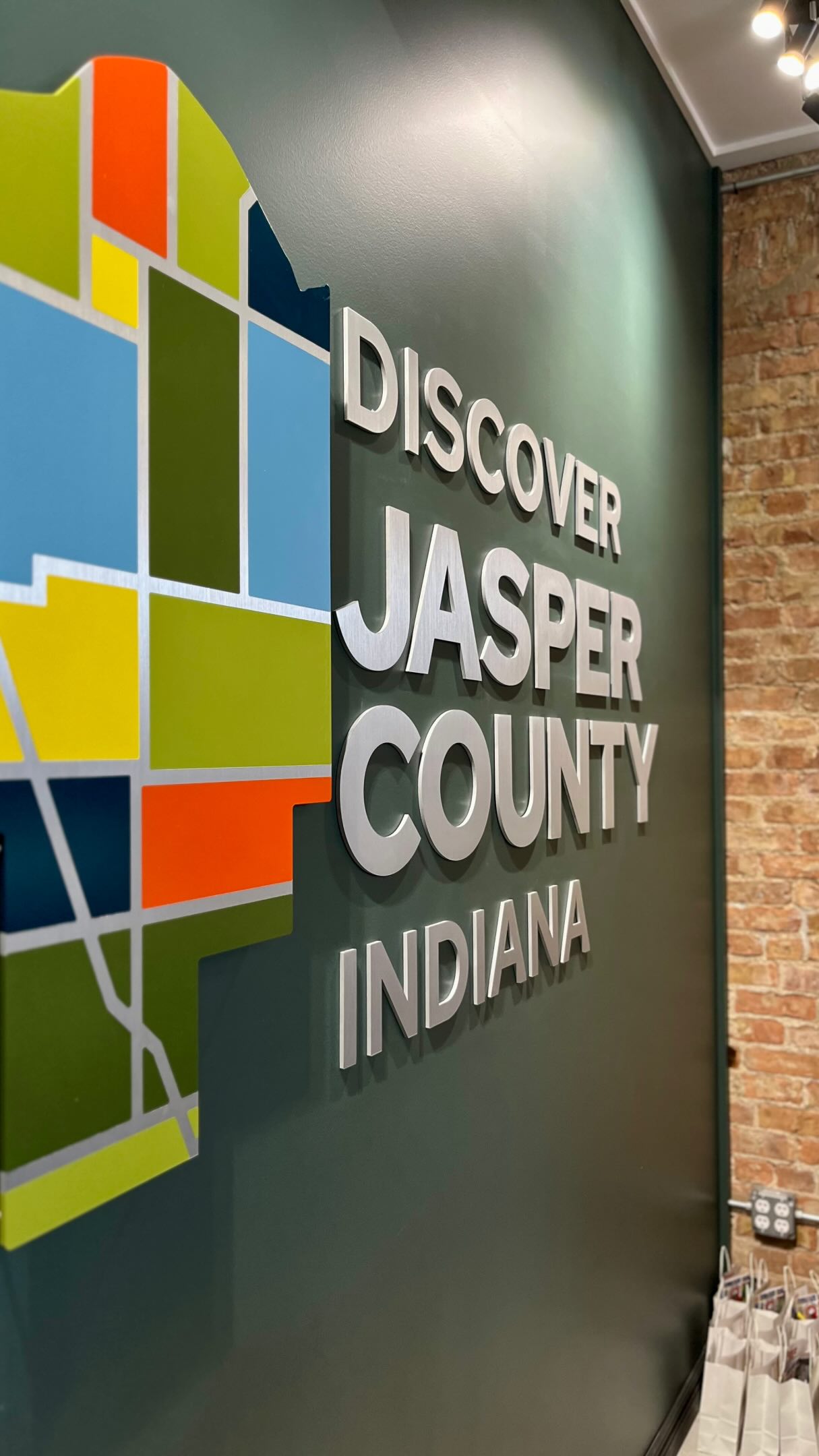 We were so honored to be able to join the Grand Opening of the Jasper County Welcome Center last Thursday.
This welcomed addition to downtown Rensselaer provides a vibrant and welcoming space for both visitors as well as community members, alike!
Congratulations to them!
@discoverjaspercounty #lovewhereyoulive