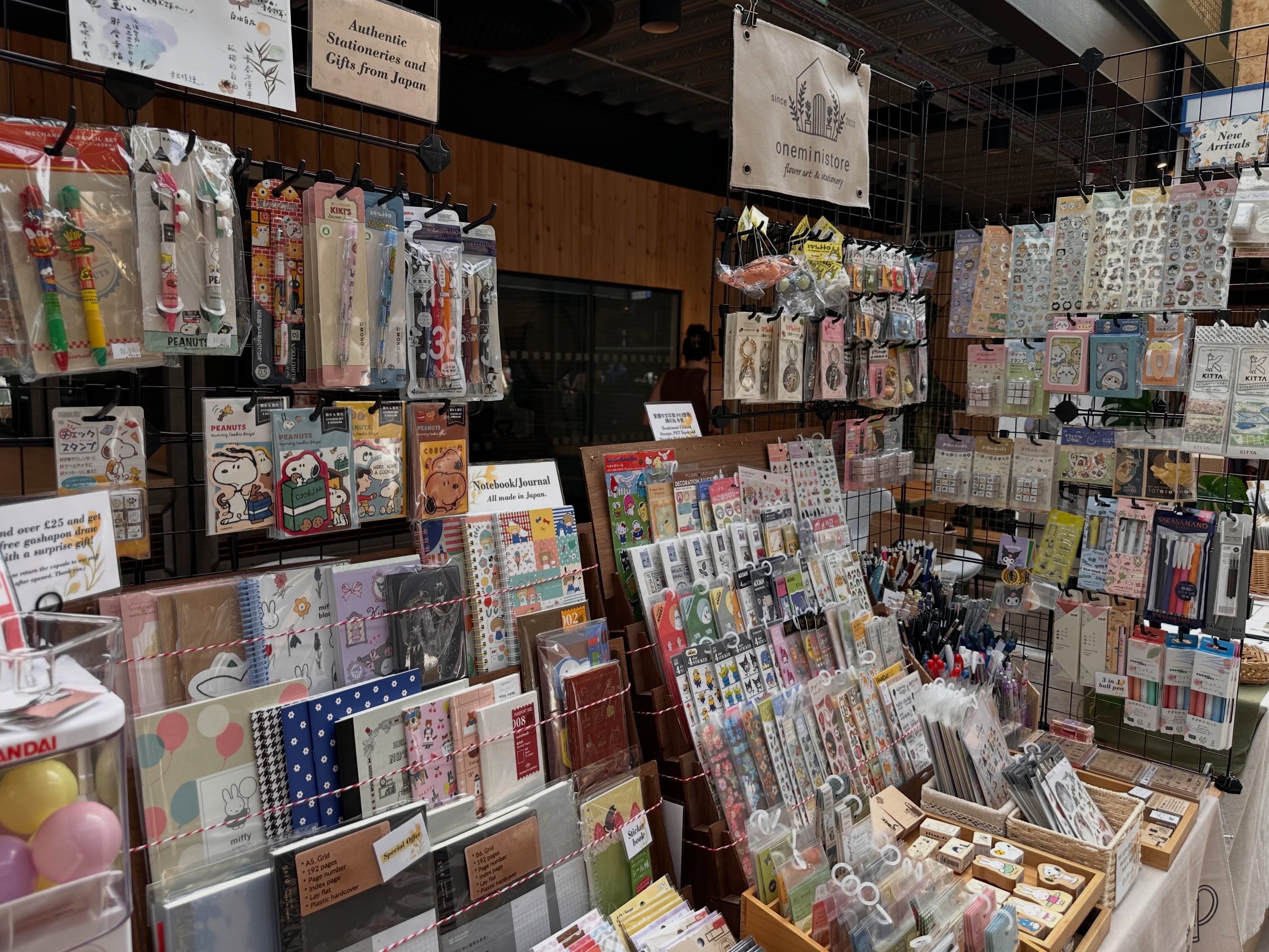 🎏 𝐂𝐚𝐦𝐩𝐟𝐢𝐞𝐥𝐝 𝐌𝐚𝐫𝐤𝐞𝐭
Summer has arrived all of a sudden. Yesterday we were trading at Campfield Market Hall and were relieved to be inside the market hall, avoiding the strong sun and UV rays 🙈 Good weather, rain or shine, is one of the hardships of being a trader. As a stationery shop that mainly operates in a mobile way, our paper goods and wooden stamps make us even more anxious when the weather turns bad. So when choosing venues, even if the income might not be the best, we still try to pick covered or indoor locations, because bad weather leads to a bad mood, so why let it drain us mentally
Campfield Market may not be the highest earning location, but it has its own vibe, which I really like. Even on days when business is not great, the mood does not feel too bad because the environment already makes traders feel very comfortable. Yesterday turned out to be a really good day for us, and I just want to say a big thank you to everyone who came by and supported us.🥰
I really love that every time you find a little surprise and a bit of joy in our small stationery shop. Hope may see you again next time☺️
@campfieldmarket
#oneministore #stationeryshopinuk #japan #stationery #campfieldmarket