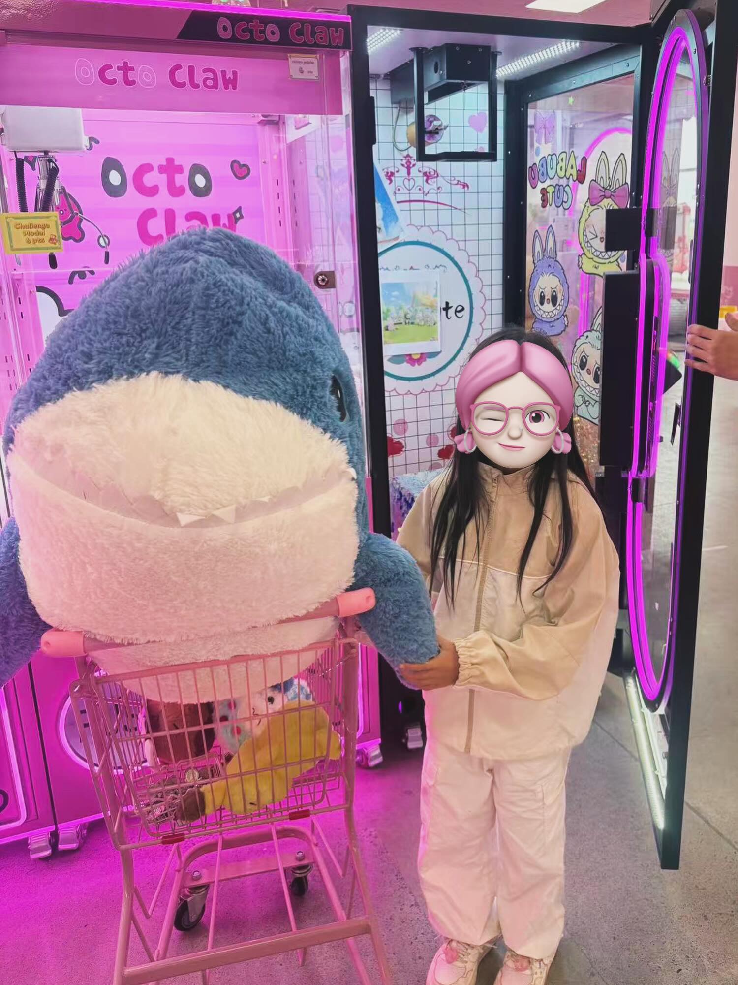 TODAY’S BIG WINNERS 🧸🎉
The claw machines were HOT today 👀
So many plushies going to their new homes 💖
Nothing better than hearing everyone scream
“I GOT IT!!!” 😭✨
Who’s coming next to test their luck at OctoClaw? 🐙
Tag your claw machine partner 👇
📍Aurora
#OctoClaw #ClawMachine #ArcadeFun #Plushie #TorontoFun Aurora CuteThings Gaming PrizeWin TodaysWinner
