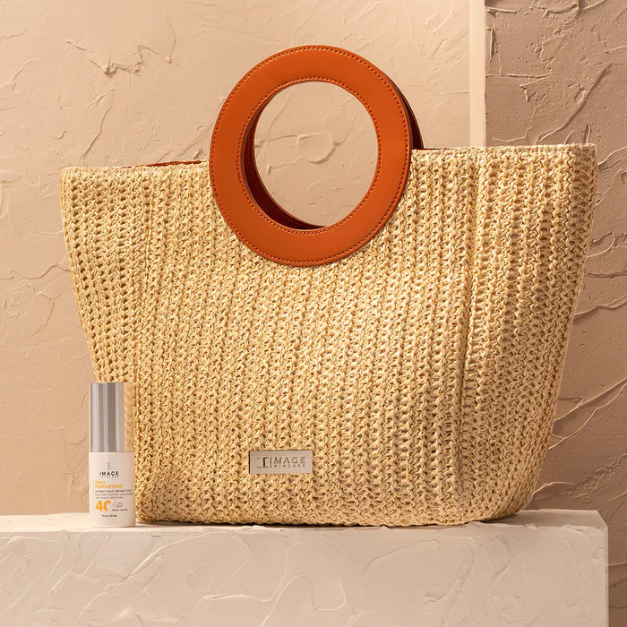 Ready for beach days? āļøā
ā
Get this cutie summer tote with any IMAGE Skincare SPF purchase, now through while supplies last at Spaceš