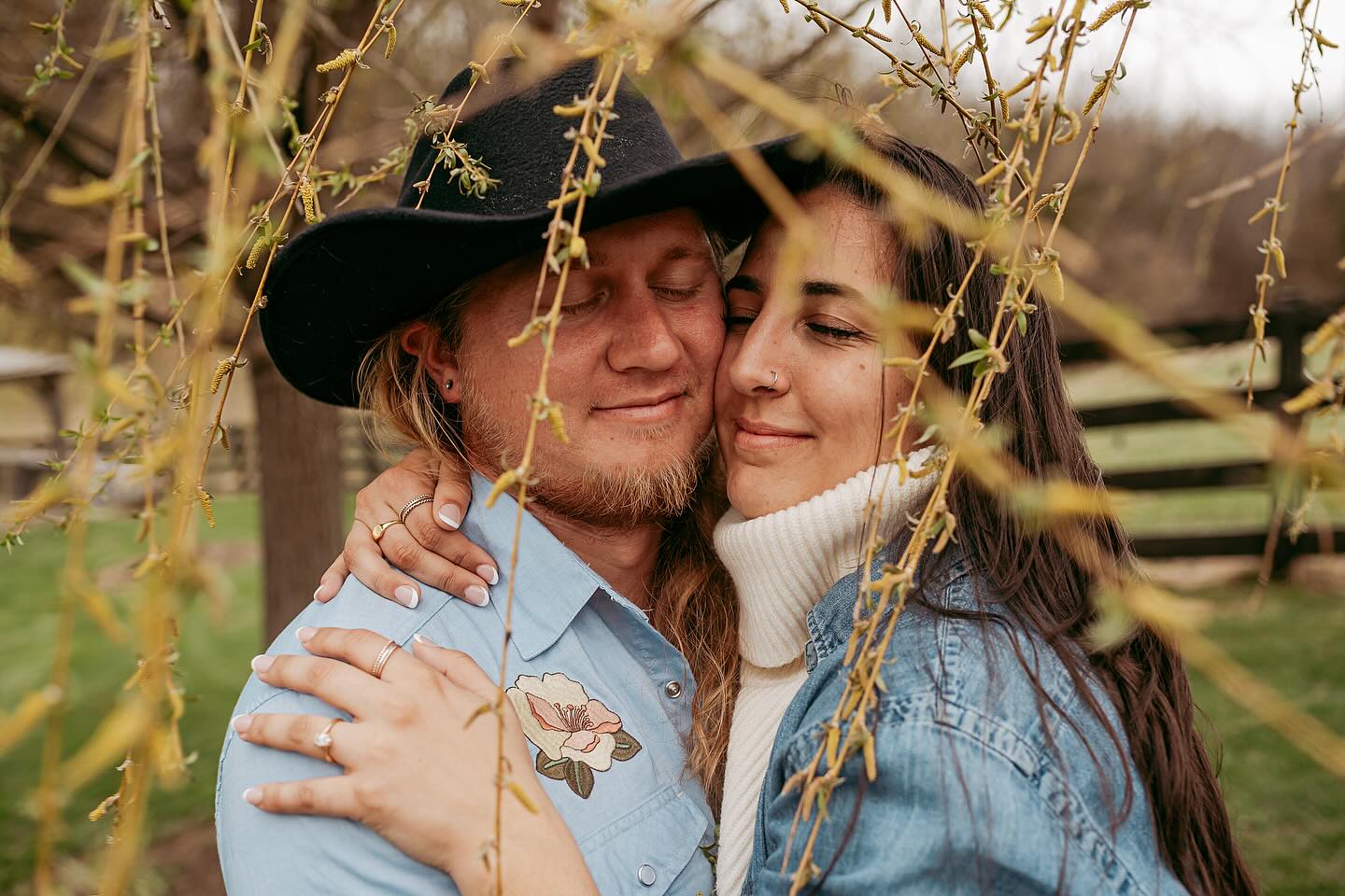 Love under the willows ✨🌲 Loving these engagement style shots from E&J’s rehearsal dinner on my family’s farm
.
.
.
#virginiaphotographer #virginiaweddingphotographer #vaphotographer #vaweddingphotographer #virginiaengagementphotographer