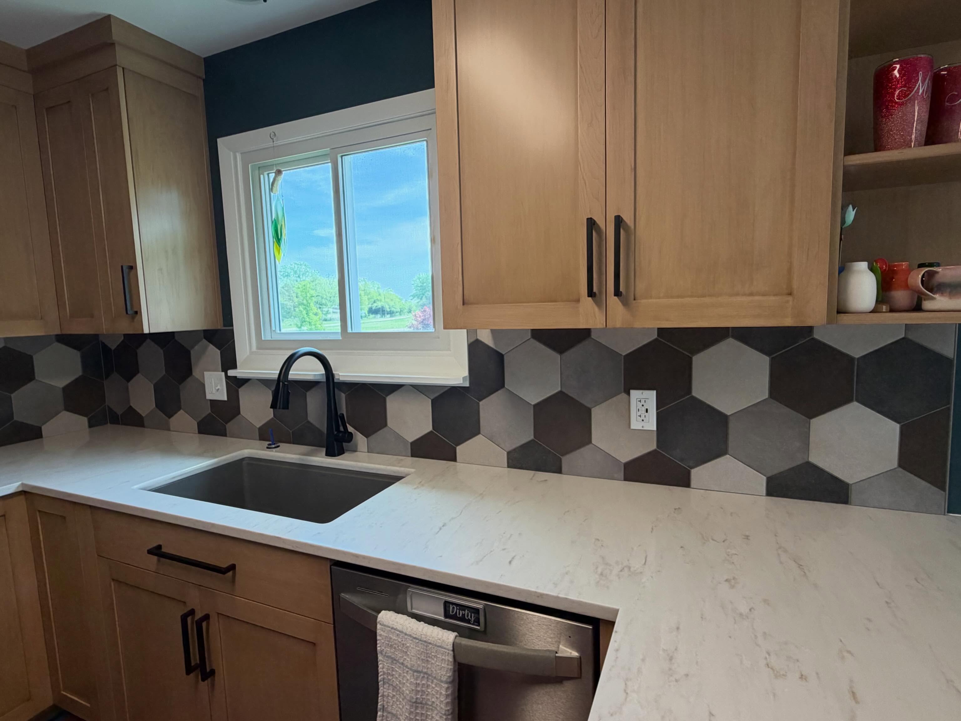 A different look for a backsplash today! I love when customers choose something outside the norm.
#kimbletile #backsplash #tile