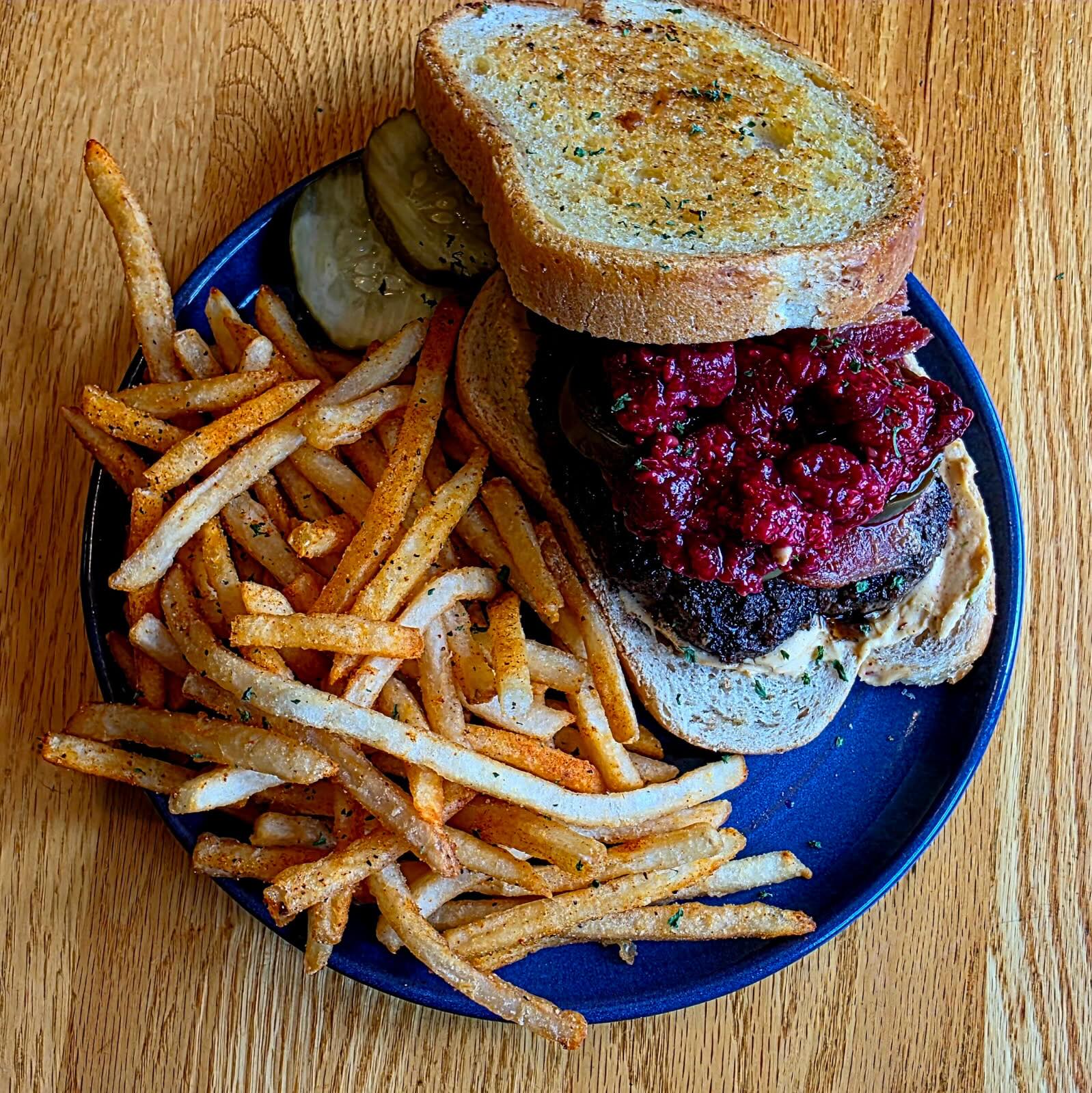 🔥 Tonight’s Dinner Special 🔥
Our Jalapeño Popper Burger is bringing the heat tonight 🍔🌶️
A 7oz patty on toasted sourdough topped with seasoned cream cheese, smoked jalapeños, bacon, and sweet raspberries for the perfect sweet & spicy combo.
Served with your choice of side — available tonight while it lasts. 😎
#bluemoose #restaurant #barandgrill