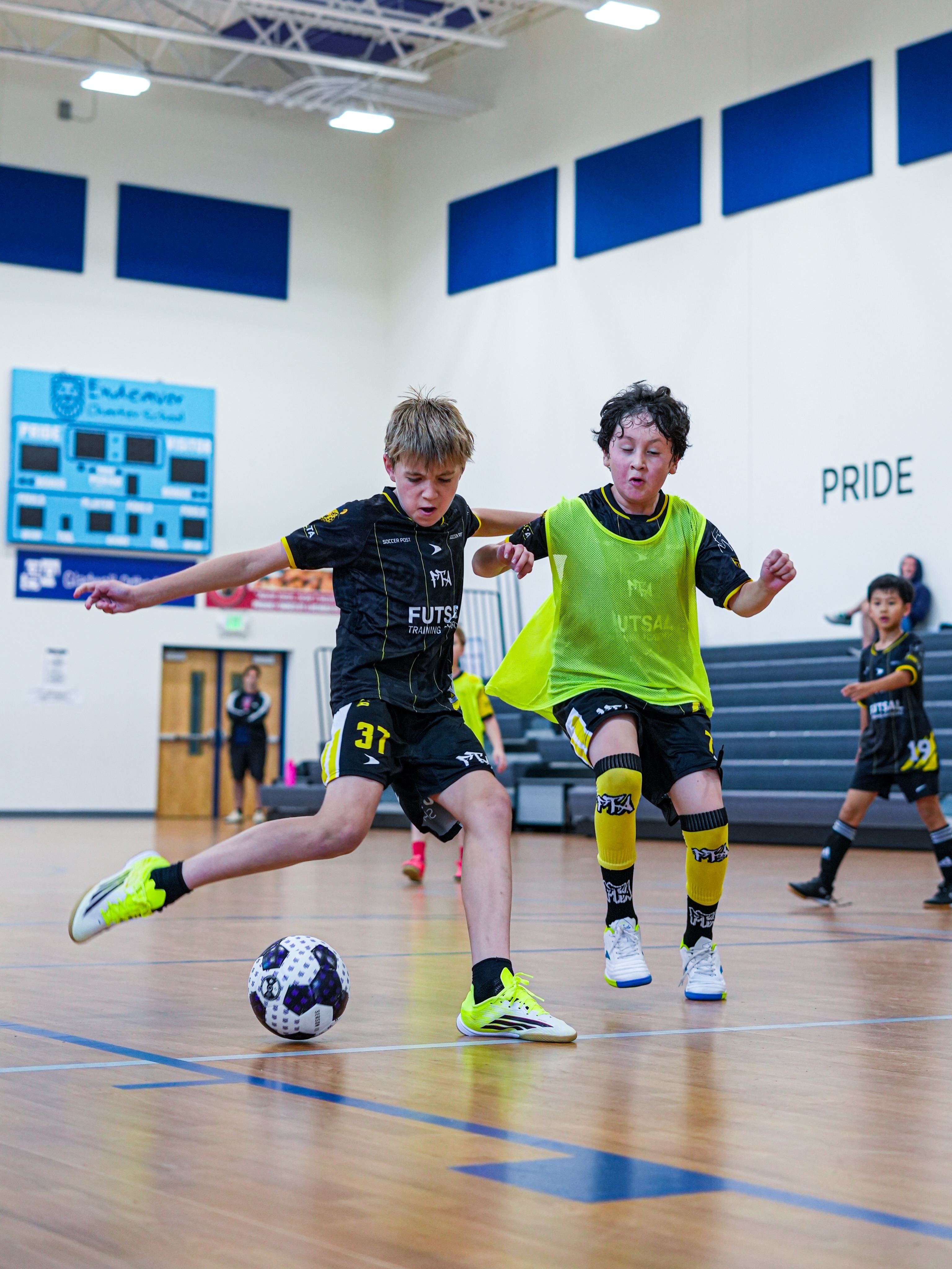 Friday nights in North Raleigh ⚡️⚽️
Fast decisions.
Constant movement.
1v1 battles.
Real game situations.
This is the environment we’re building every week at Endeavor Charter School.
Our North Raleigh futsal training sessions are designed for players who want more touches, more confidence on the ball, and more exposure to the speed of the game in a competitive development environment.
You’ll find players from different clubs and backgrounds all training together with the same objective:
improve, compete, and grow.
Fridays in Raleigh have become one of our favorite training environments in the academy. 🖤💛
📍 Endeavor Charter School
📅 Fridays
⚽️ Youth Futsal Training
Message us for additional info or to schedule a trial session.
#FutsalTA #NorthRaleigh #RaleighFutsal #FutsalTraining #YouthFutsal