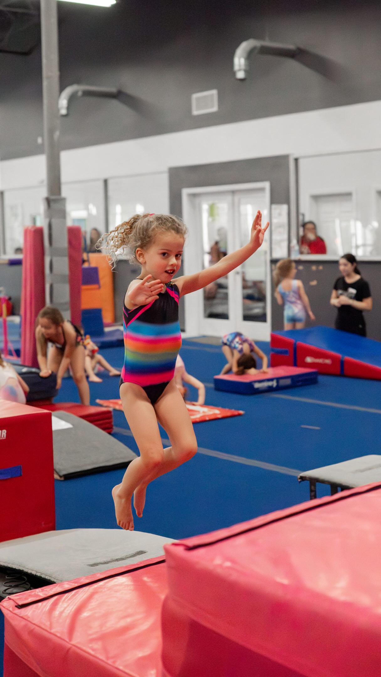 ☀️ Summer starts here ☀️
Camp officially kicks off June 1st and Mackenzie is READY for the best summer yet 🎉 From games and gymnastics to crafts, friends, and nonstop fun. Your kids are going to love it here 🩷
Spots are filling fast, so don’t wait to enroll!
#SummerCamp #TampaSummerCamp #TampaKids #GymnasticsCamp #SummerInTampa