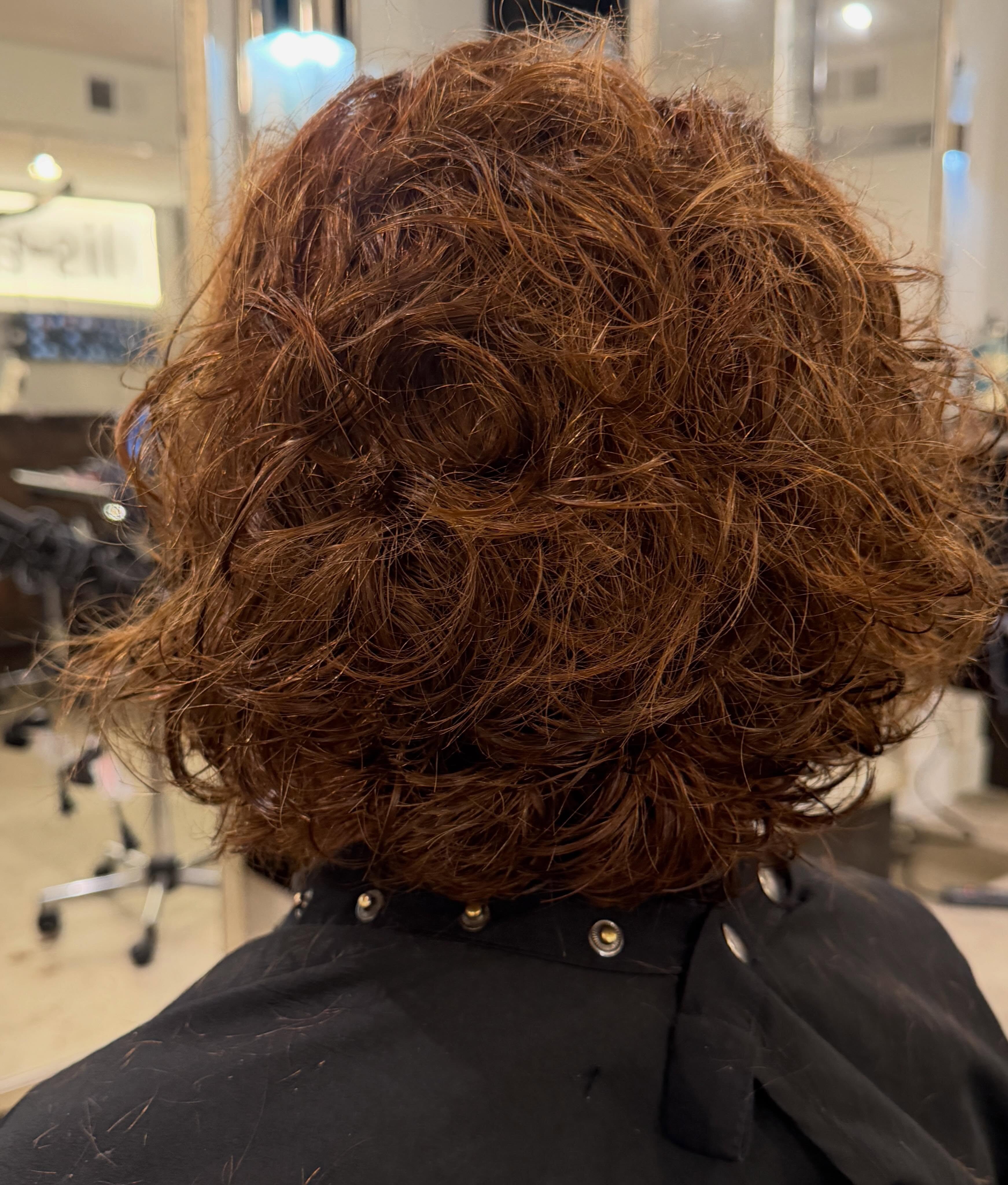 These curls are living their BEST life! All you need is the right haircut and shape to truly embrace your natural curls! - done by Bruni, @mane_character18
.
.
.
.
#curlyhairstyles #cthairsalon #guilfordcthairsalon #guilfordcthairstylist #ctshorelinesalon