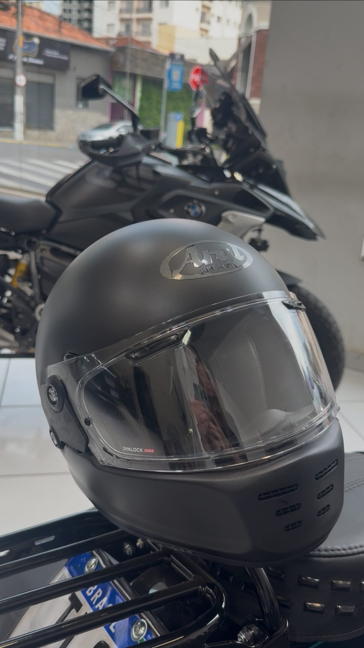 Nem toda proteção precisa estar no carro. 🛡️🏍️
Dessa vez, aplicamos PPF na viseira de um capacete Arai, preservando a transparência e ajudando a proteger contra micro riscos do uso diário.
Detalhes que fazem diferença não só na estética… mas também na experiência de uso. ✨
📍Kako Som
📍Av. Água Branca, 95
📍Av. Santa Cruz, 524
#ppf #kakosom #piracicaba #detalhamentoautomotivo #motos