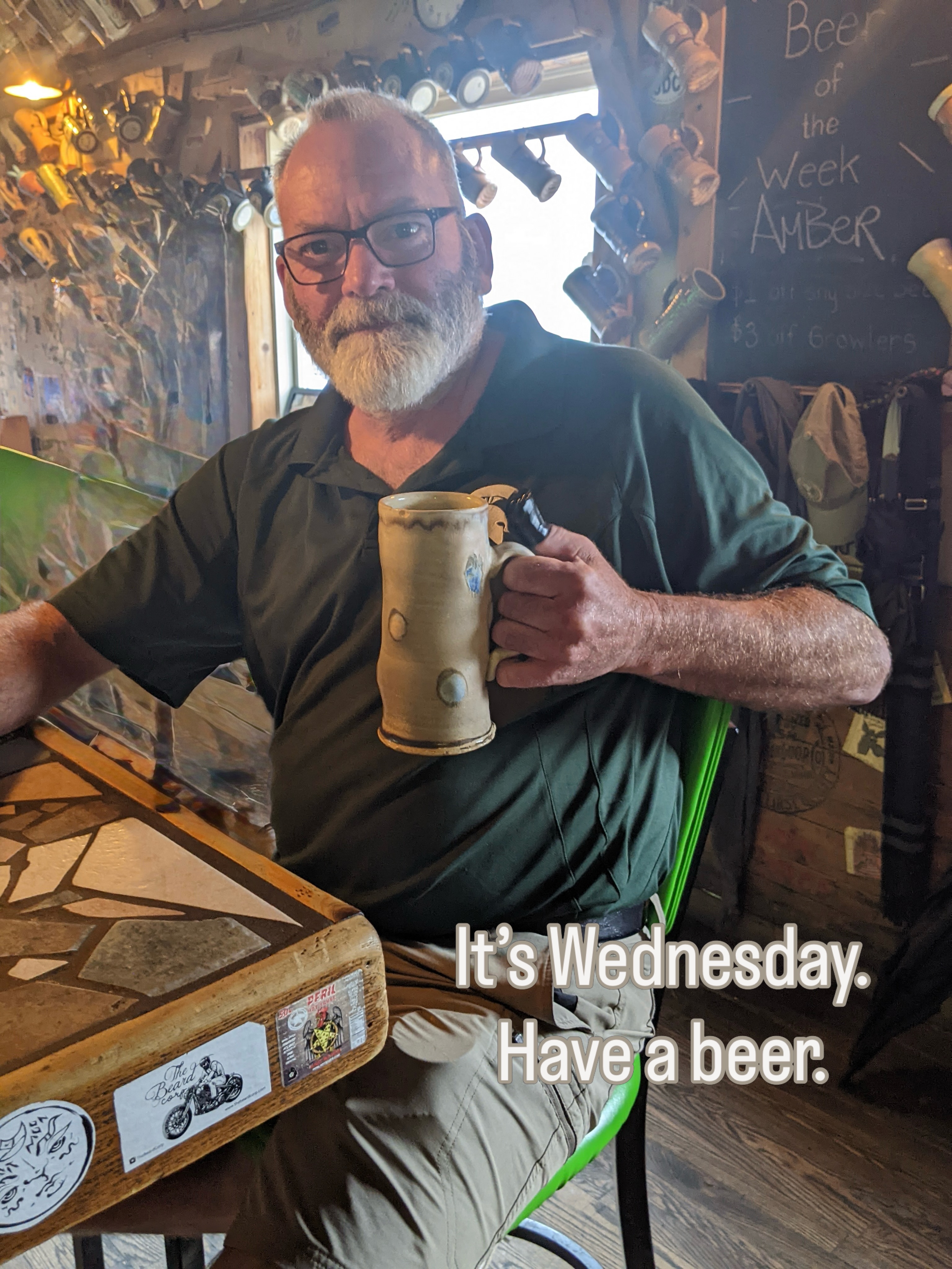 Do we need to say more?
#midweekbeer #wednesdaypickmeup #darkhorsefamilyofbrands #beertime #happyhour