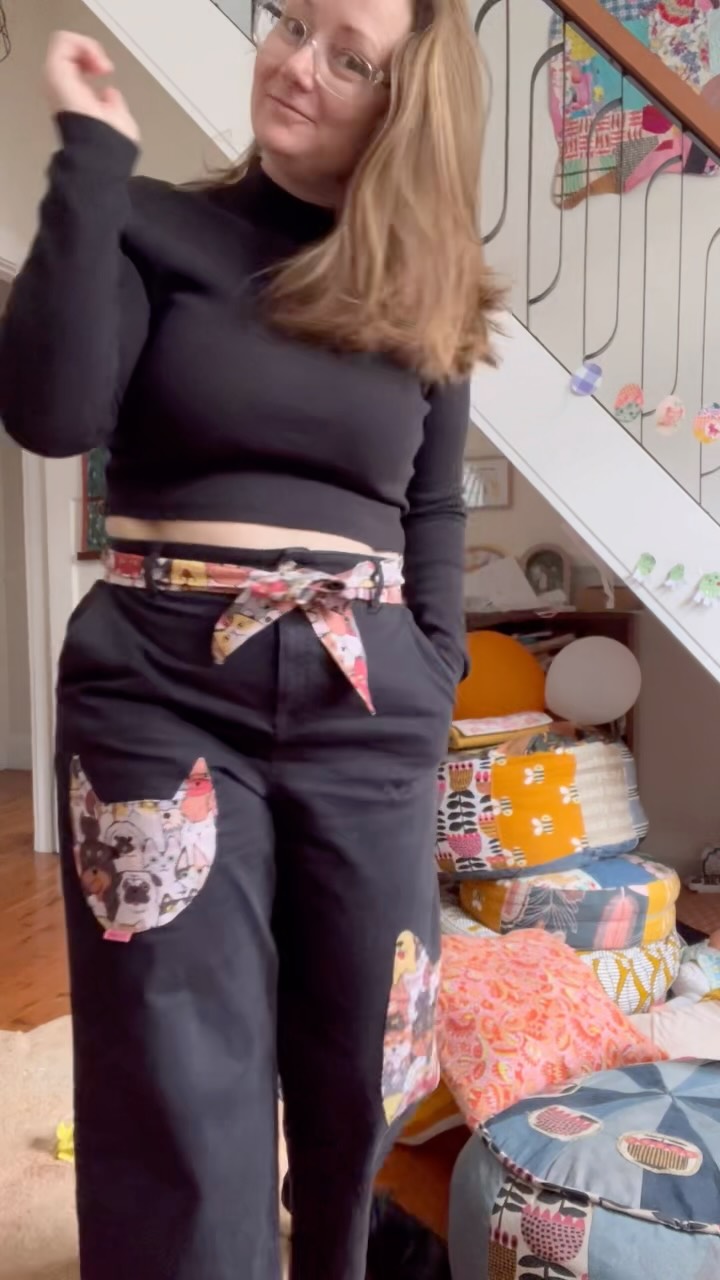 My body is just the prop holding my outfit up.
I could hide my lack of abs???
I mean they’re there. Kind of?? 😝
But what the heck, I love this ribbed knit top I thrifted and I had a lovely time working on up-cycling these pants to fit me and full fill my need to create.
I picked up these target pants at a friends of @thefullcirclecollectiveau last shop hang out, $5, with the plan to upcycle them.
And I had this remnant of cotton drill from @spotlightstores remnant bin, so last night, as I ate sour patch kids and watched Ungentlemanly warfare, I add some pizzaz.
Wearing my @sewlike pj top in thrifted doona cover and some Agnes pj bottom in Fejoia linen from @theselvedgesociety
Then this morning, coz the pants needed adjusting, I made them smaller.
Wearing my handmade or upcycled clothes makes me happy.
Micro-dosing joy and what not.