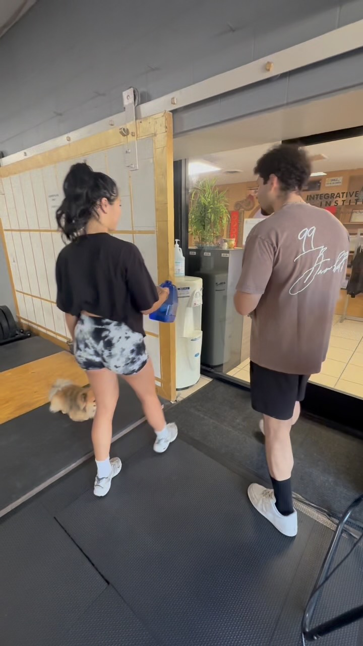 And they say chivalry is dead. 🤣
#trending #gymrat #gymmeme #gymcrush #trendingreels