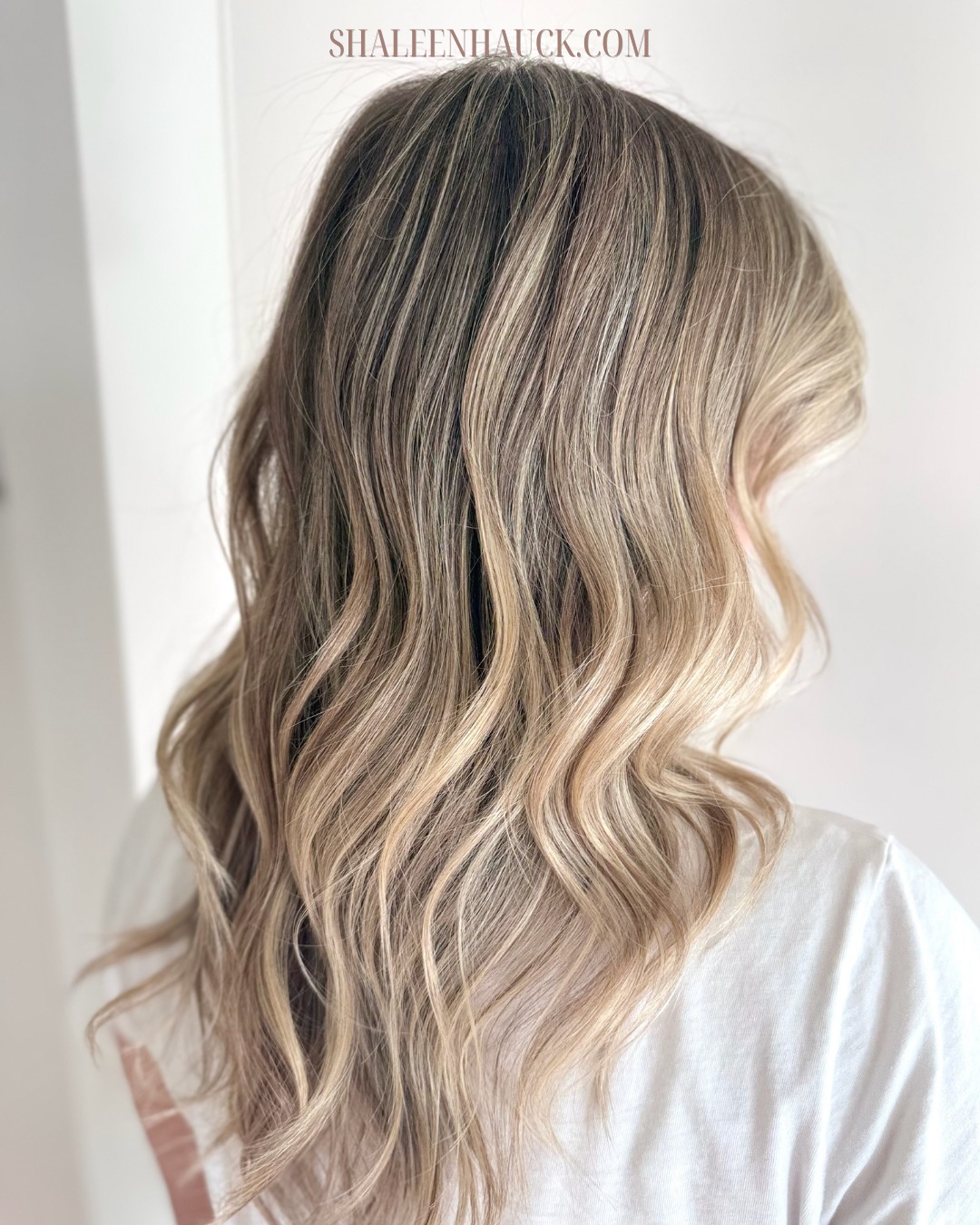 Not every appointment needs to be a full blonde moment. ✨
We did "The Partial" this time around, just freshening things up for summer without overdoing it. Sometimes it's about maintaining what you've built, not starting over.
Are you ready to brighten your blonde? Link to book is in my bio.