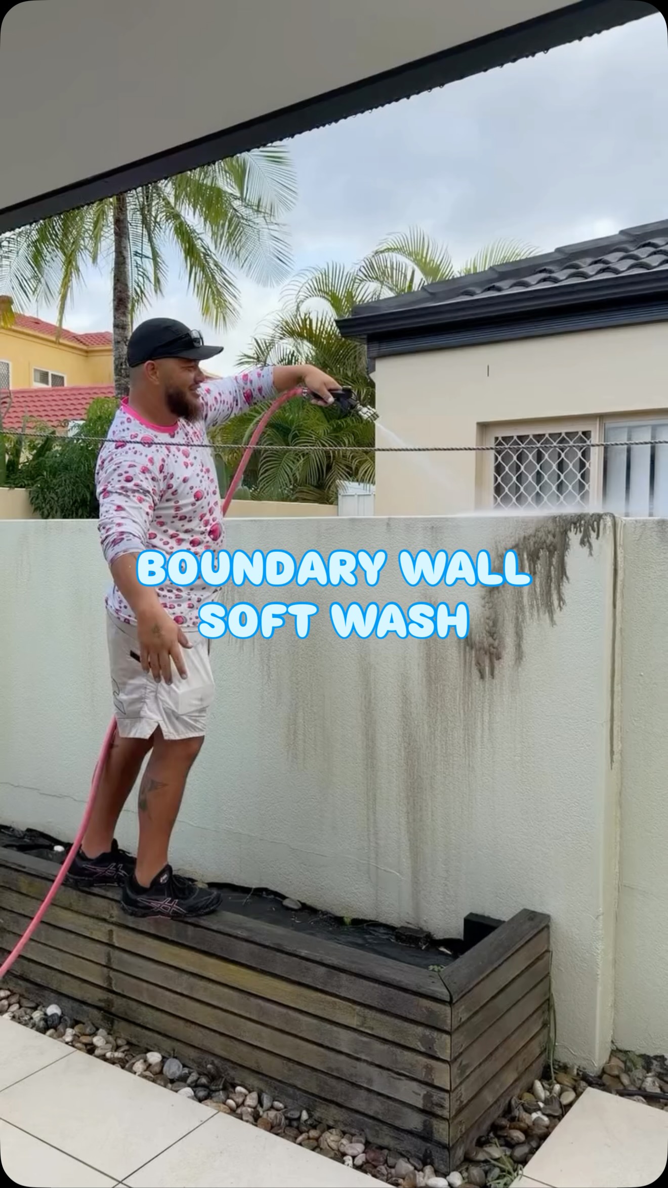 Boundary wall soft wash in Benowa, Gold Coast.
No pressure damage to render or paint — treated safely with our soft washing process.
Overcast, raining, rainbows… and sunshine ⛅️🌧️🌈☀️
Gold Coast weather in one job.
📞 0468 645 586
🌐 www.drollets.com.
🔗 Fast Free Quotes