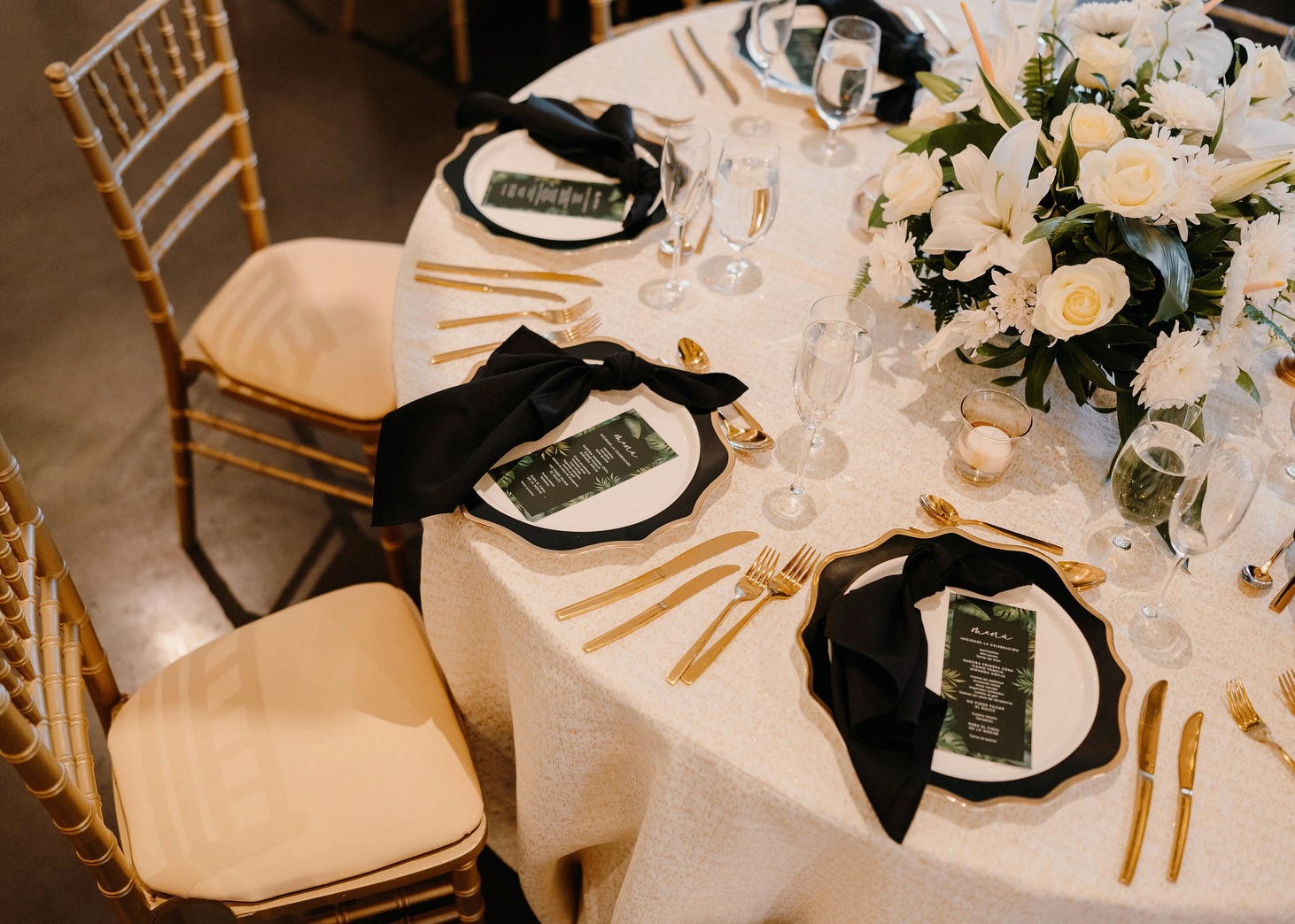 Menús bonitos para una boda tropical 🍃
Planner: @wanderlusteventplanning