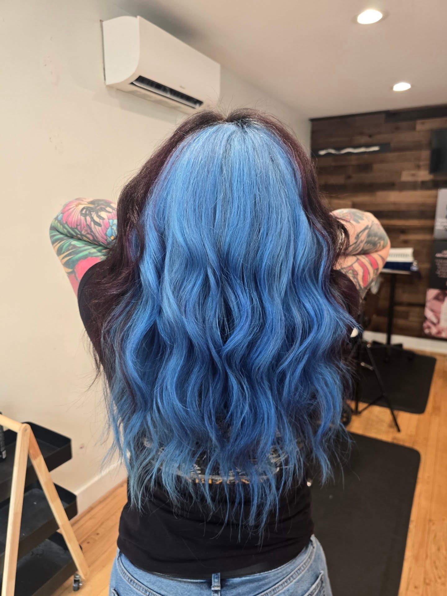 My turn!💙
Dani got me freshened up for summer with a root retouch and electric blue color. Come and see her on Tuesdays from 11am-6pm! @danidoesmy.hair