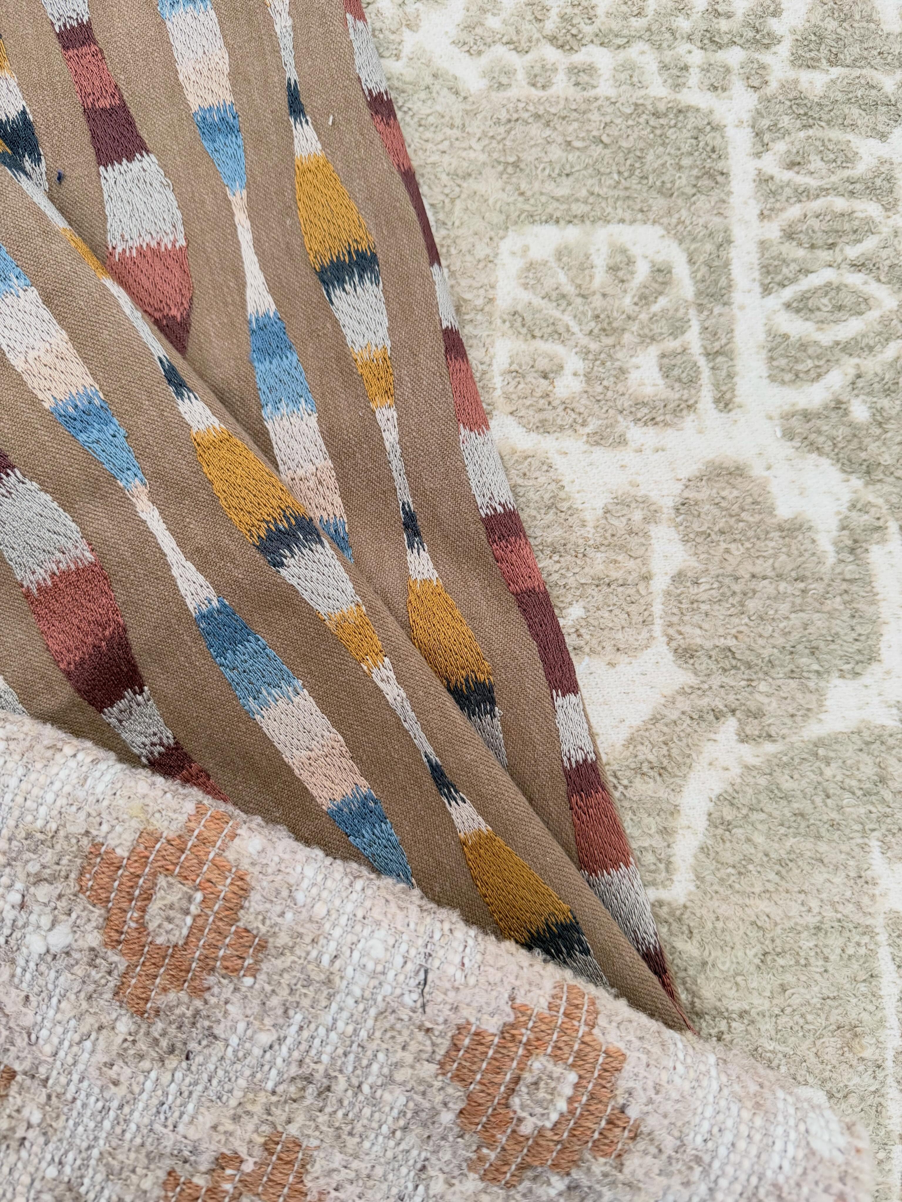Woven Wednesday… 🧵✂️ Pattern drenching, but make it elevated. Embroidered organic stripes, southwestern inspired geometrics and handcrafted motifs create a layered story of pattern and texture.
#upholsteryfabrics #deleotextiles #highpointnc #textiles #woven