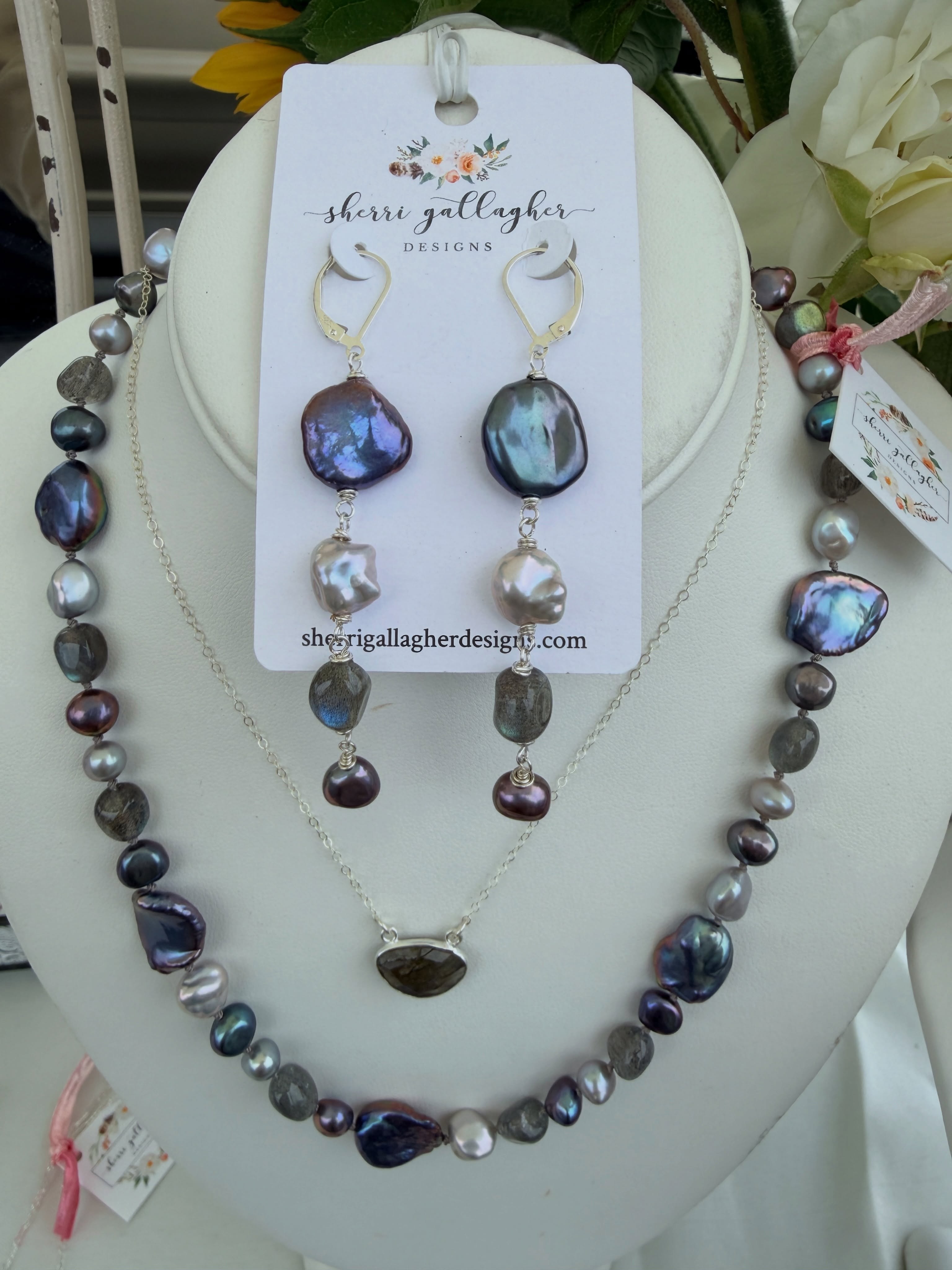 I’ve been working like crazy restocking earrings for this weekend’s @napafarmersmkt .
These Pearl & Labradorite pair are my fav.
Hope you can join us at the market on Saturday to see them.
And maybe try them on.
And maybe take them home!
#pearlearringsَ #handmadejewelry #napavalley #farmersmarket #winecountry