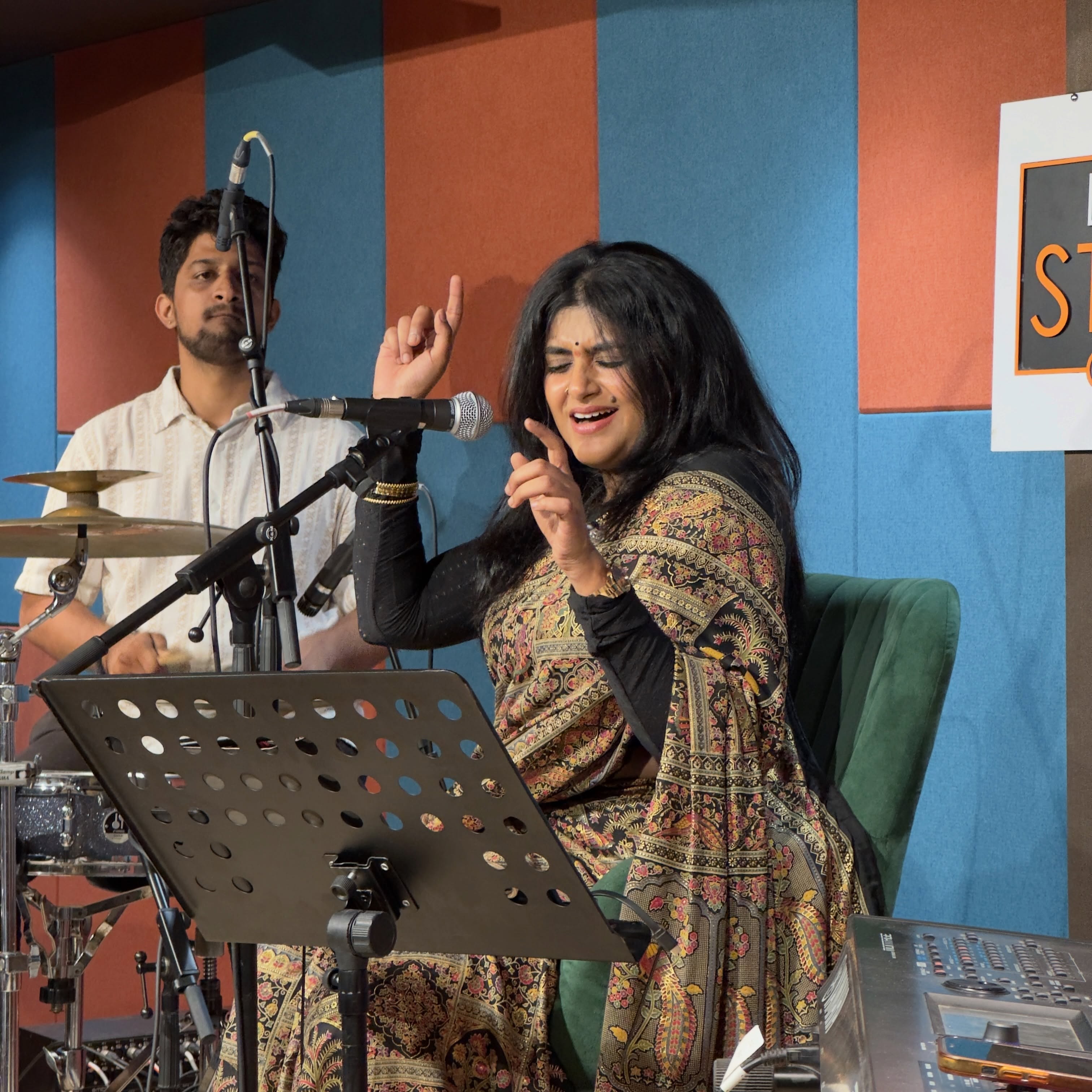 “Retro Unplugged” last weekend at Jama the Studio was an evening filled with nostalgia, timeless melodies, and memories that lingered long after the music faded. Aishwarya Rangarajan’s soulful voice, accompanied by Vishak Ramprasad on keys and Pranava Dath on percussion, brought beloved multilingual film classics to life in the most intimate and heartfelt way.
Thank you to everyone who joined us in celebrating the magic of retro music.
#retromusic #livemusic #nostalgia #musicalevening