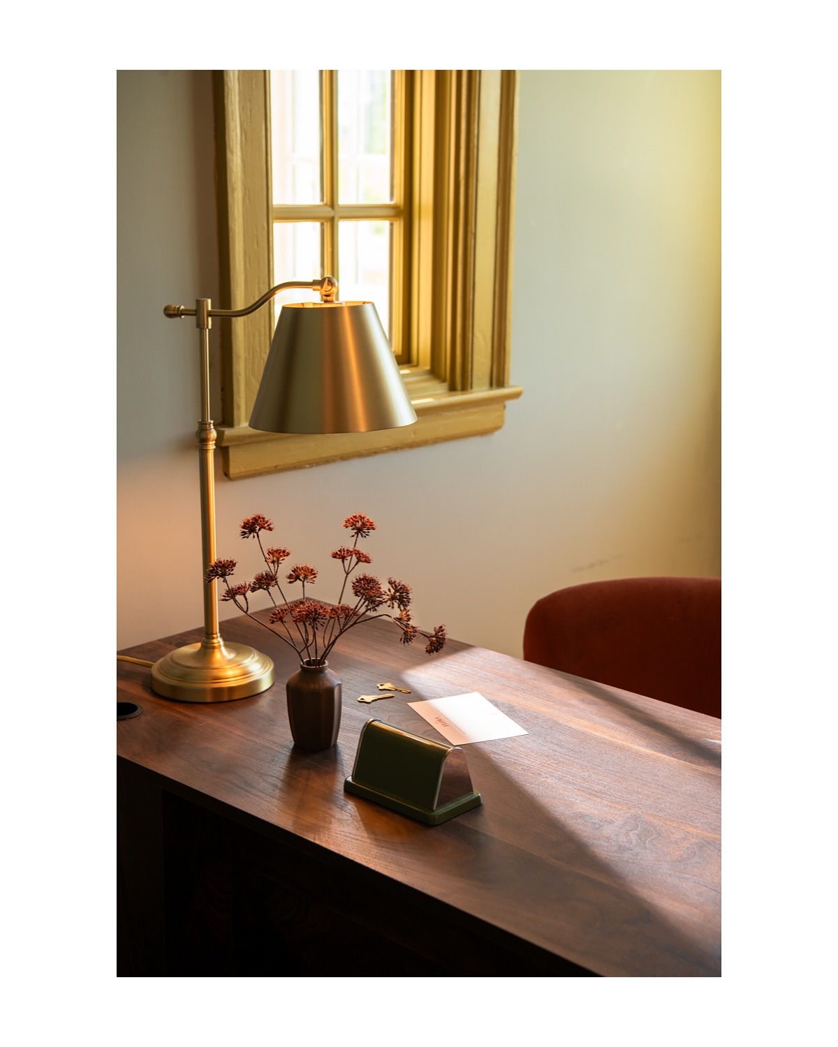 Here we go inside the old bedford high school, now a boutique apartment community. Our first stop? The leasing office of course! Soak in some color drenching and get your keys!
design, signage and branding: @campfireandco
architect: @rvacornerstone
developer: @waukeshawdevelopment
photography: @laura_visioni