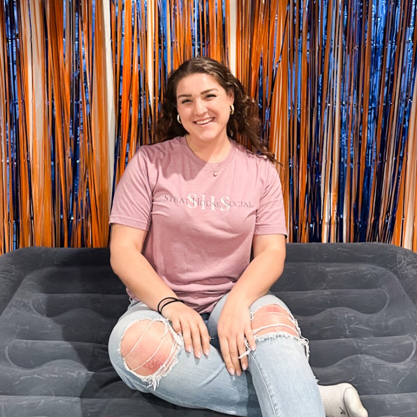 Everyone say hi to Jenna 👋✨
Already fitting right in at Strat House + Strat House Social with fresh ideas and that “just hand it to me, I got it” attitude that we love around here! She’s creative, always positive, and fully down for everything from install days to brainstorm sessions to last-minute pivots.
Basically… she gets the vibe. And we’re really excited to have her here 🤍
#StratHouseSocial #StratHouse #CreativeTeam #MeetTheTeam