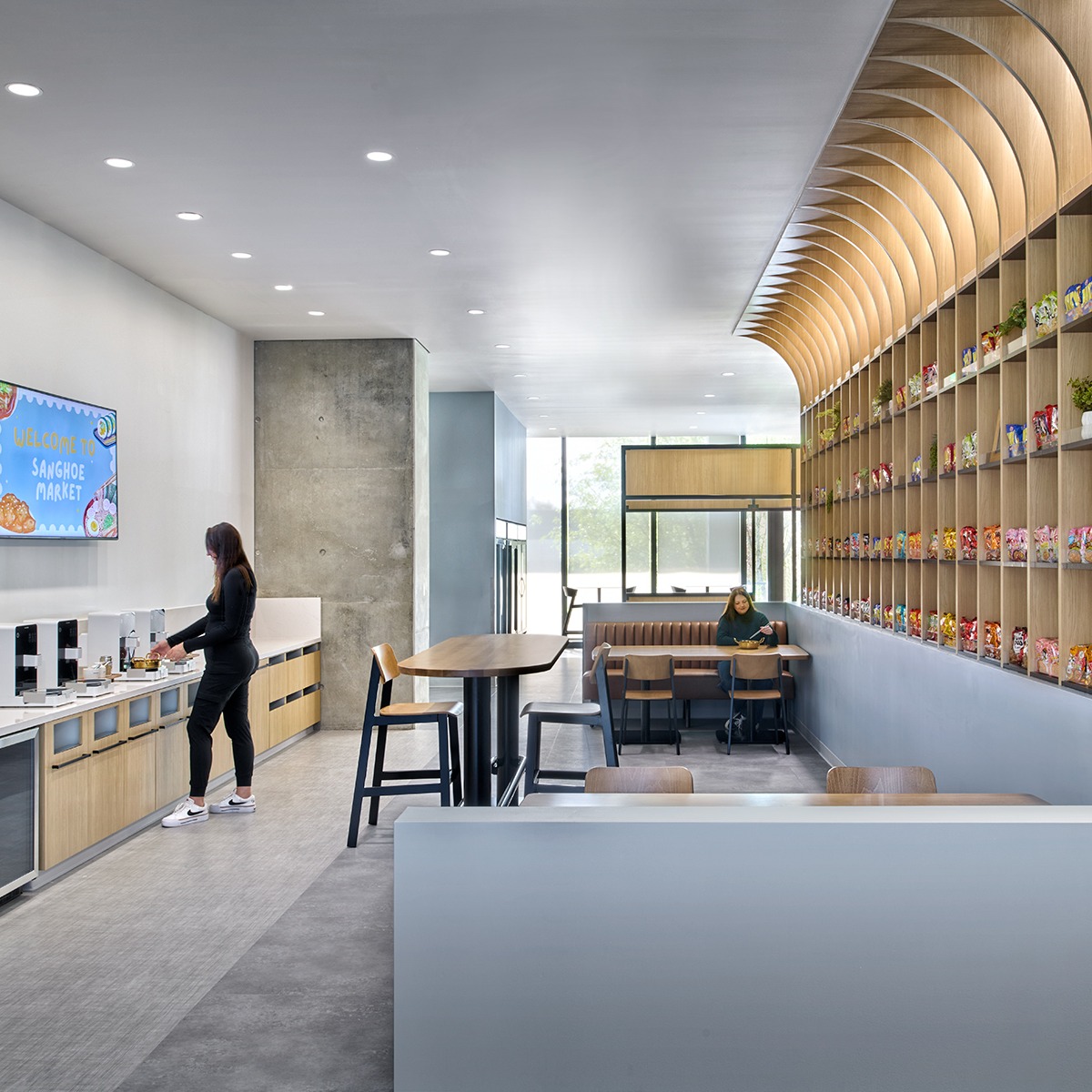 Great design should feed creativity (literally).
This workplace café got a fun and playful glow-up as a reimagined Korean mini mart + ramen bar. Warm woods, cozy banquettes, and a curated mix of modern furniture bring curated hospitality vibes to the 9–5.
Read more at the link in our story.
Design Firm: @apidesign_
Photography: @johnsuttonphotography