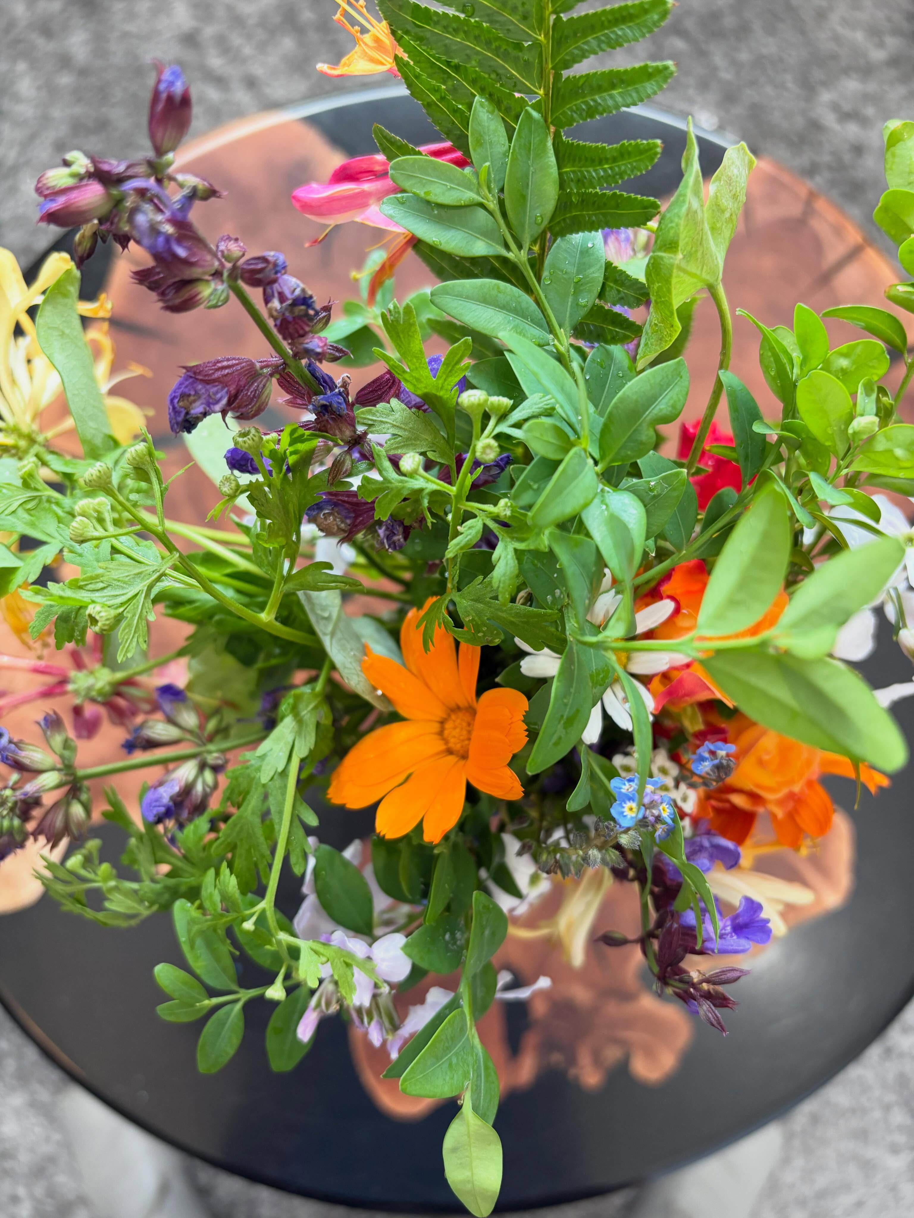 It's 'fresh flowers in the counselling room' season!!
💐🌻🌺🌼🌹🌷
.
.
@back2backchiro
@westshorechamber