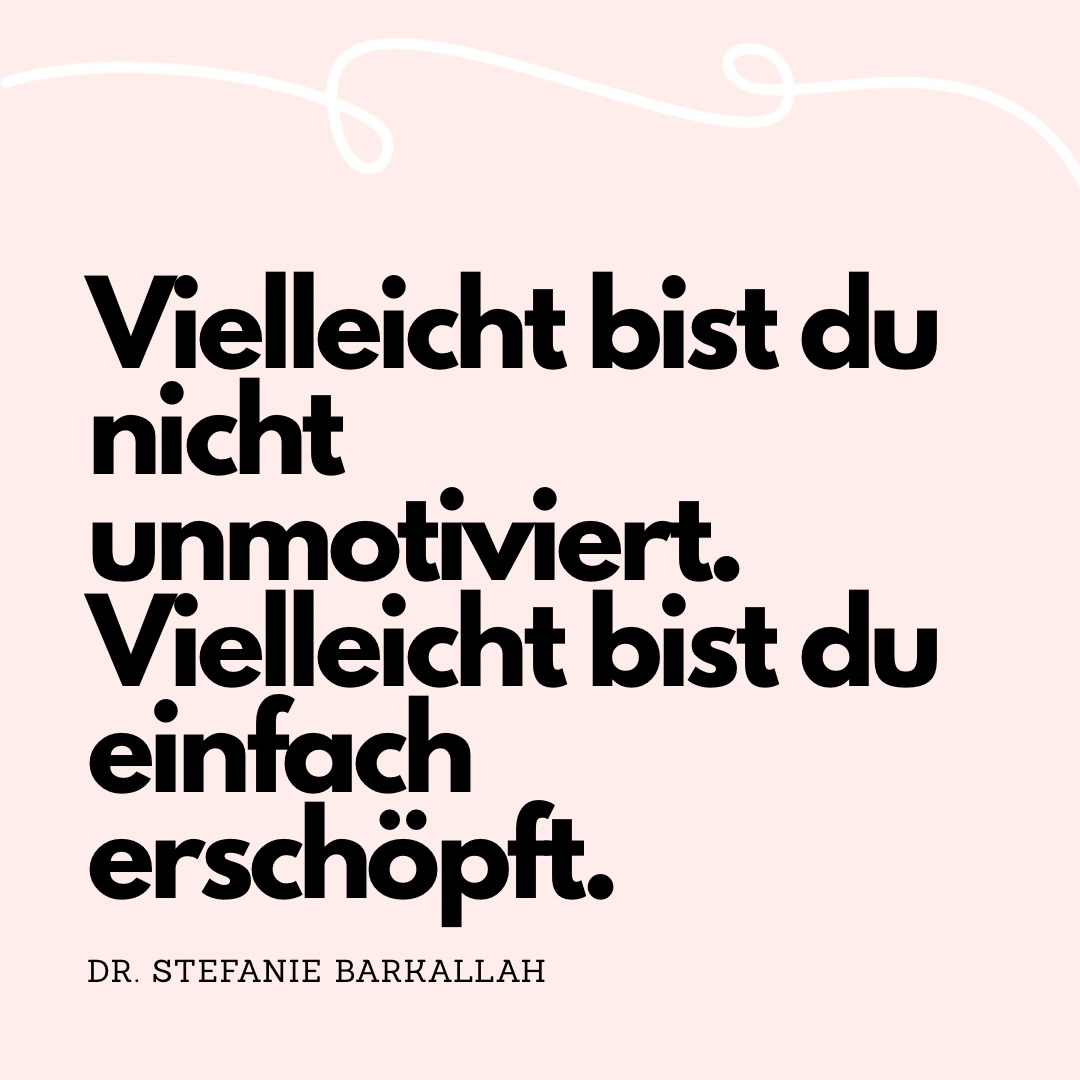 Ich glaube, viele Menschen verurteilen sich viel zu schnell. „Ich müsste motivierter sein.“ „Ich müsste mehr schaffen.“ „Früher ging das doch auch.“
Aber unser Körper ist keine Maschine. Und manchmal ist Erschöpfung kein Zeichen von Schwäche, sondern die logische Folge von zu viel Belastung über lange Zeit. Vielleicht brauchen wir nicht immer mehr Druck. Vielleicht brauchen wir manchmal einfach mehr Verständnis für uns selbst.
Alles Liebe
Steffi 🧡
#erschöpfung #mentalhealth #resilienz #nervensystem #stressmanagement