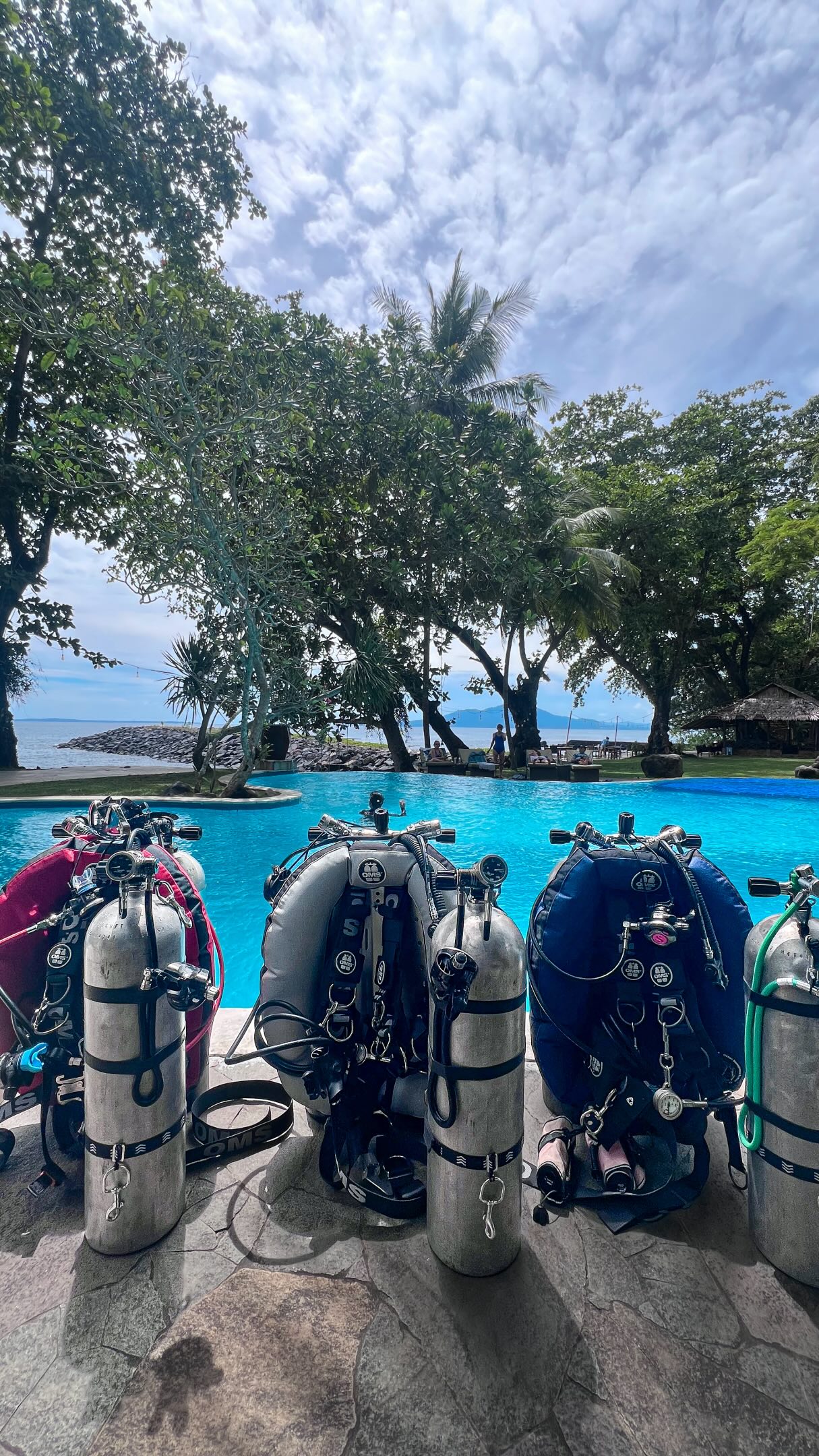 Technical diving starts long before the deep dives happen.
Hours in the pool, Repeating skills, Fixing mistakes, Laughing between drills. 😆
Train hard, Dive deeper, Have more fun.
#tagaroadivecenter #tecdiving #tecdivers #tecdiver #tecdivingcourse