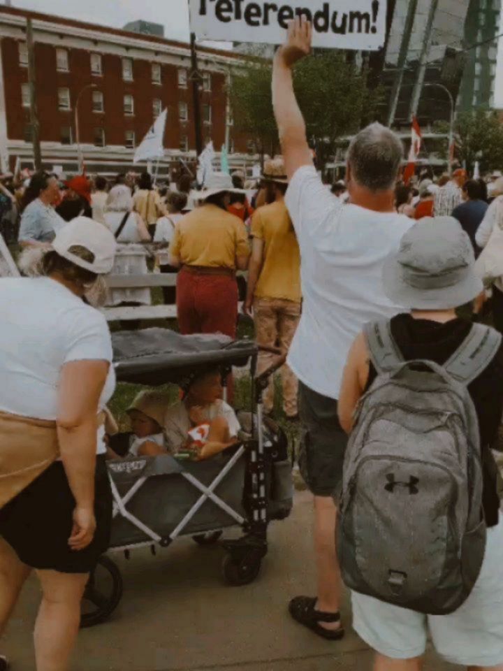 It was a good day for a protest against Maralina Smith aka Danille Smith and the whole fascist Ucp Government. It's more then time to stand up and fight back! It felt really good to finally do something even if it was just to protest... with thousands of people who feel the same way!
@cindon1970 @donaldson0007 @lariss2.o
#stoptheucp #electionnotareferendum #fightback #fightfacism #albertapolitics