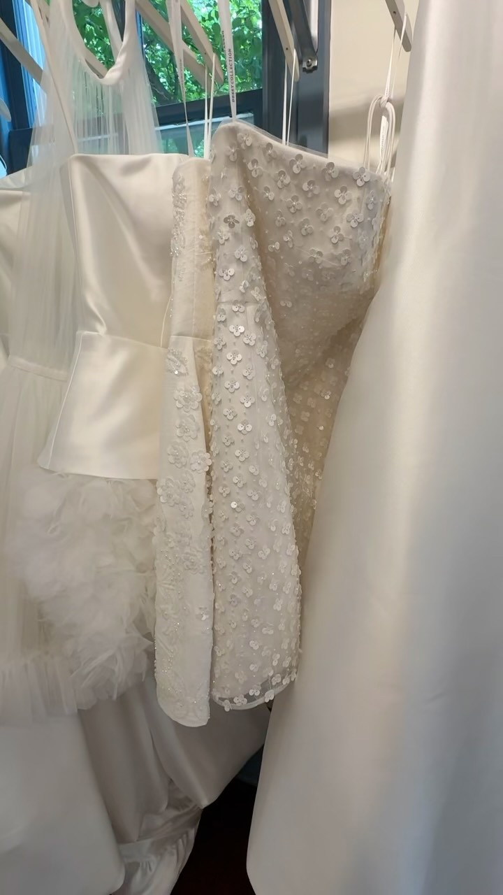 Annual Sample Sale! ππ¦’π‘
We would like to welcome you to partake in our annual sample sale! It will take place the entire month of June! Select styles will be half off!
Today we would like to showcase our two piece collection by Sienricher which will be featured in our sample sale. First come first serve! These pieces allow you to mix and match, creating multiple looks that will elevate your wedding!
Come stop by, appointment only, to view the rest of the styles available during this sale!
#pagesixitshaute #skippackvillage #skippackbridalshop #sale