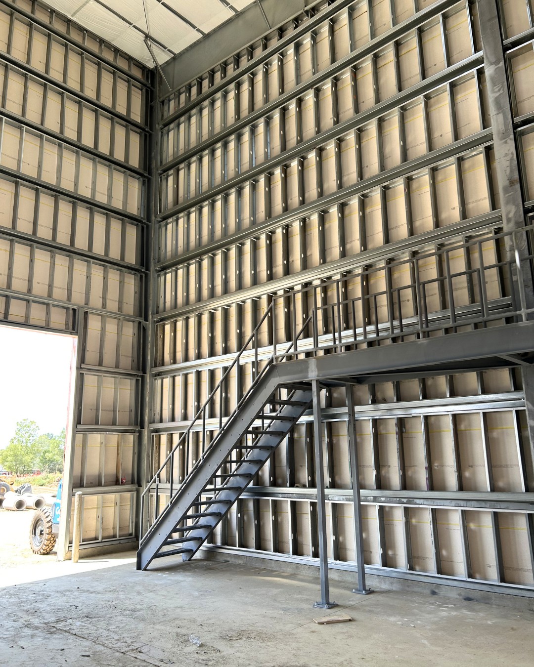 Some framing jobs separate the crews that can from the crews that can’t.
Complicated metal stud framing takes real experience — reading plans, handling tough layouts, and making adjustments without slowing the job down. That’s where our team operates.
No Excuses, Just Results
#GreenCountryInteriors #MetalStudFraming #TeamGCI #BuiltRight